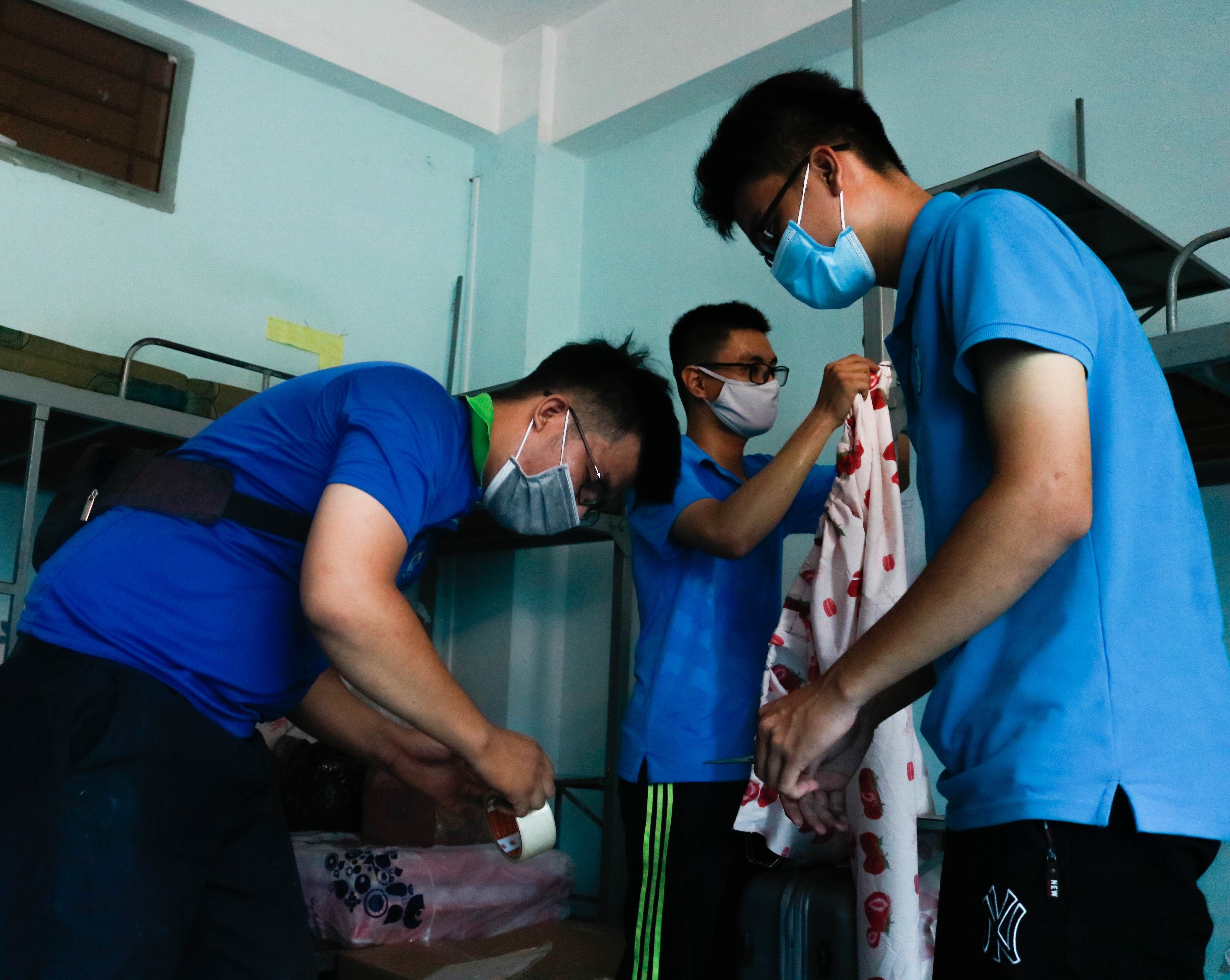 Nguoi tre ho tro chong dich tai TP.HCM anh 7