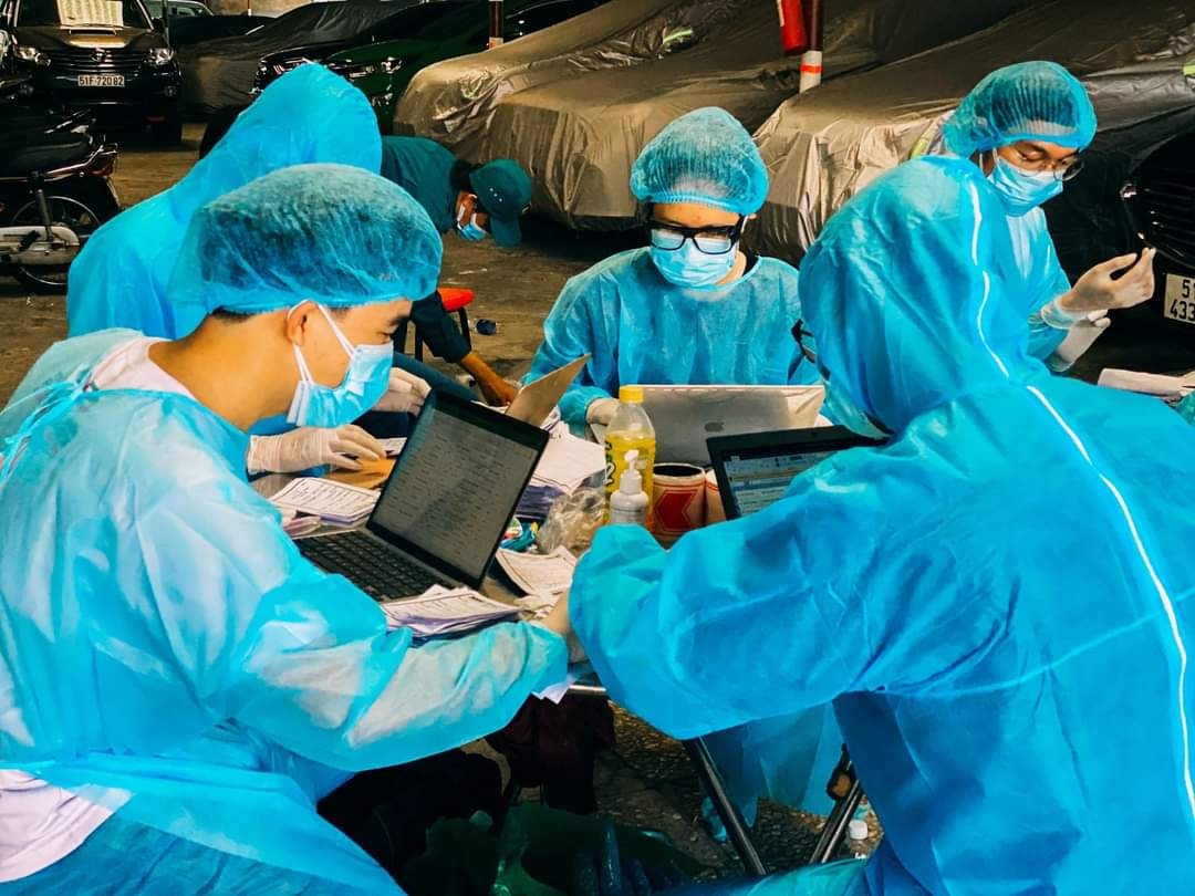 Nguoi tre ho tro chong dich tai TP.HCM anh 6