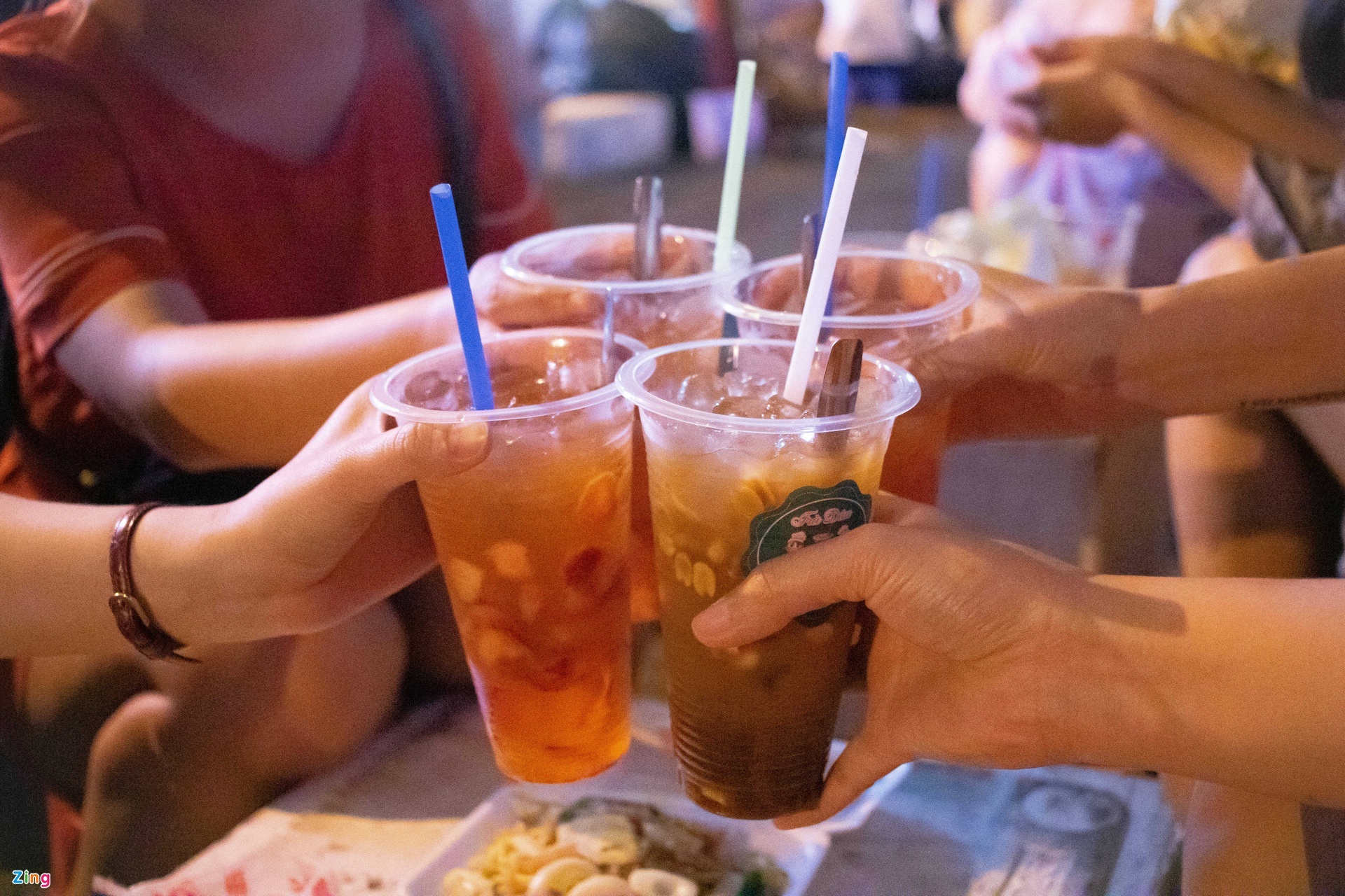 Gioi tre TP.HCM nho com suon,  tra dau via he anh 8