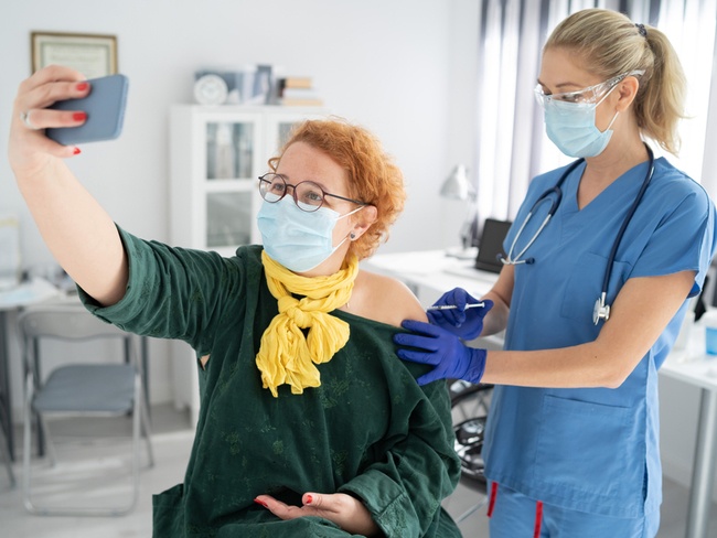 Thời đại selfie với vaccine ảnh 4 Thoi dai selfie voi vaccine anh 4
