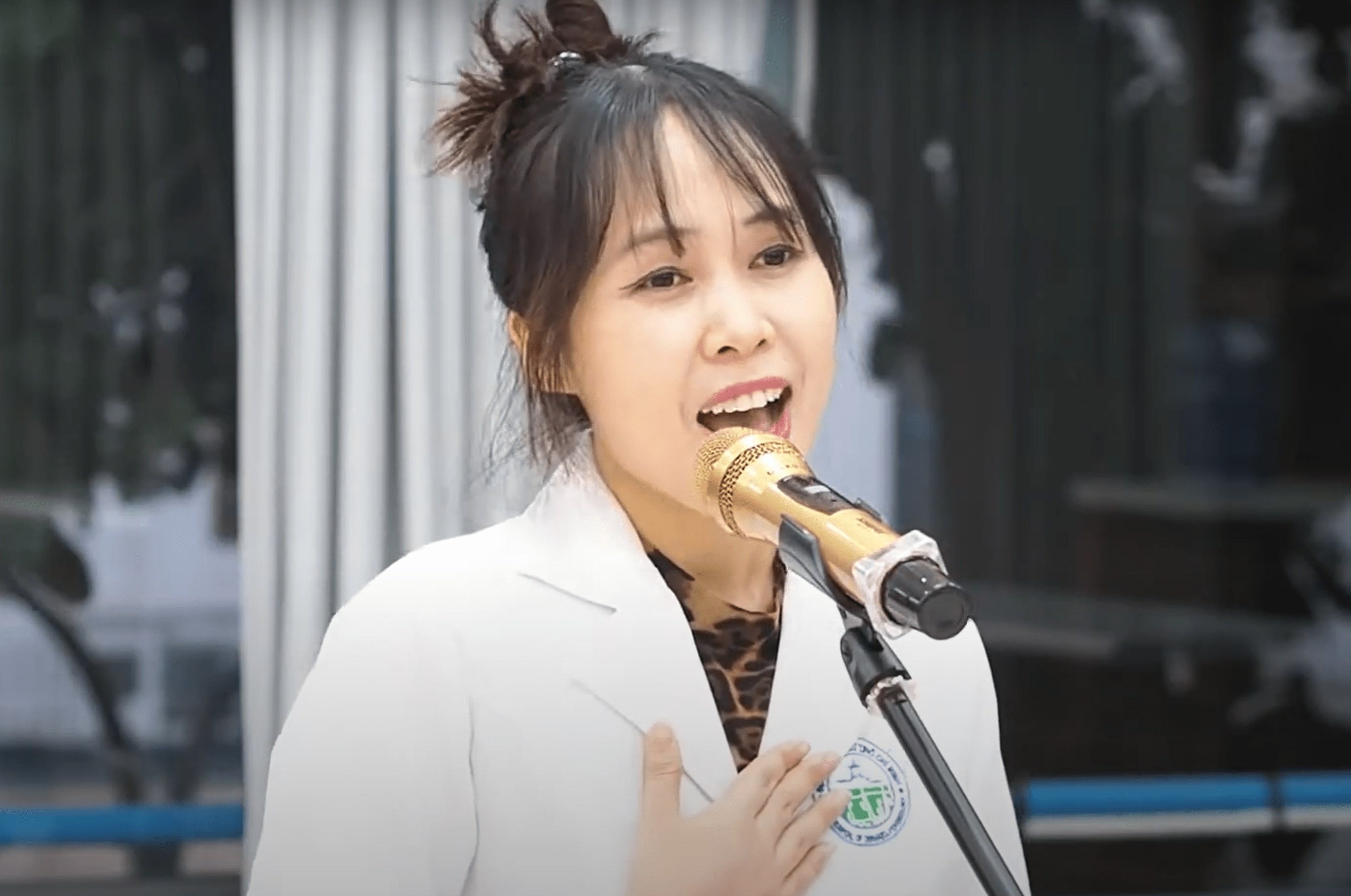 'Sao anh chua ve nha' phien ban chong dich Covid-19 hinh anh