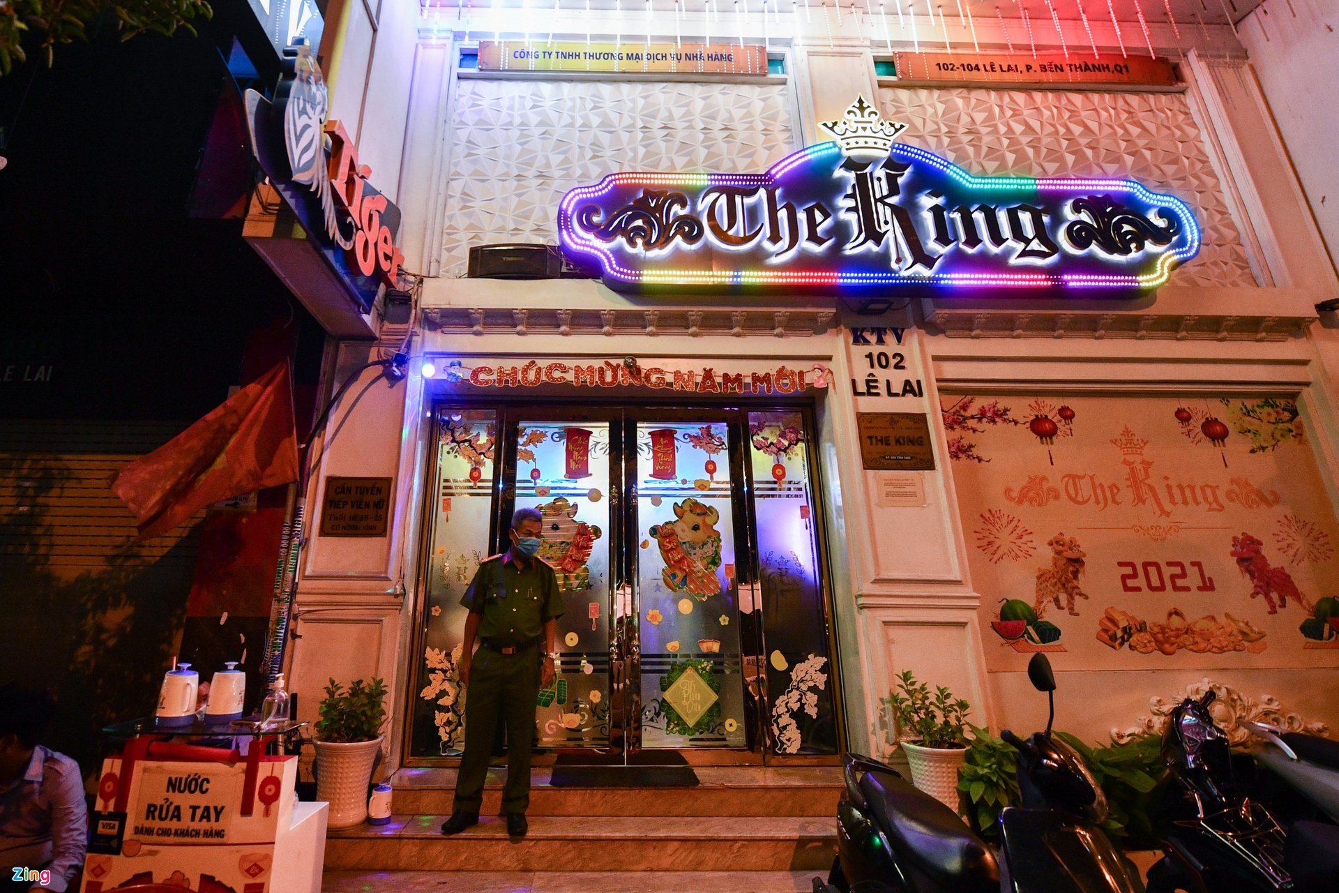 hang xom hat karaoke mua dich anh 1