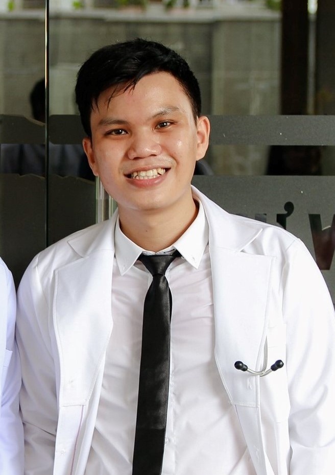 Cac bac si Benh vien Nhi dong TP.HCM tu cat toc truoc khi di chi vien anh 1