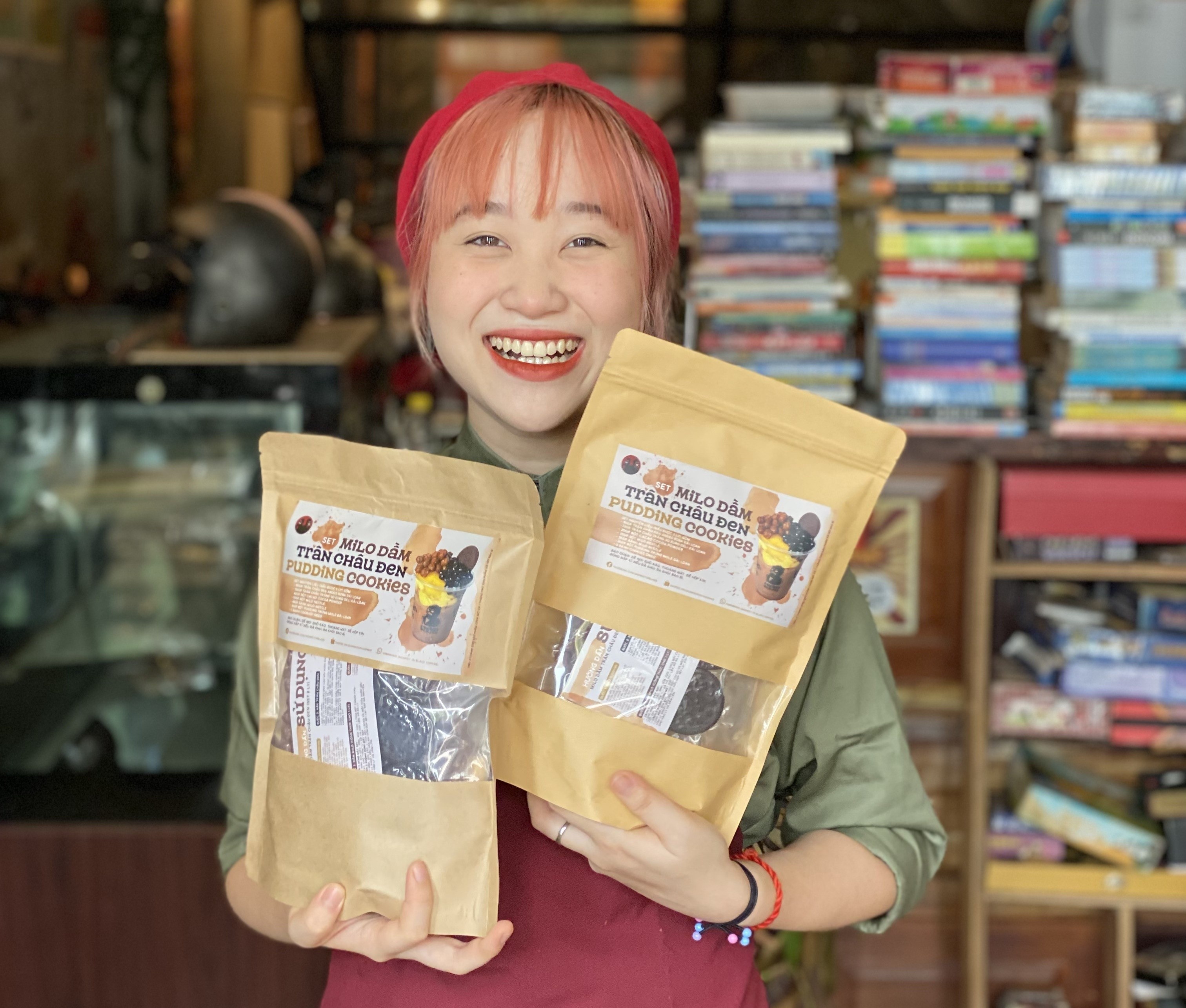 Cac quan ca phe o TP.HCM tim moi cach song chung voi dich anh 7