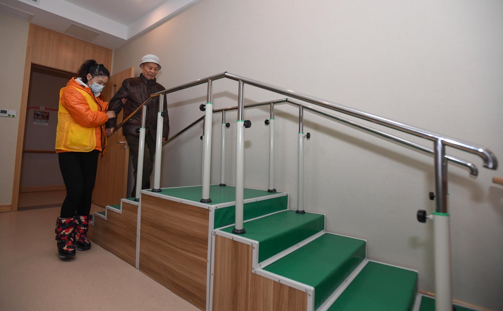 The he con mot o Trung Quoc lao dao vi quen duoc cha me nuong chieu anh 2