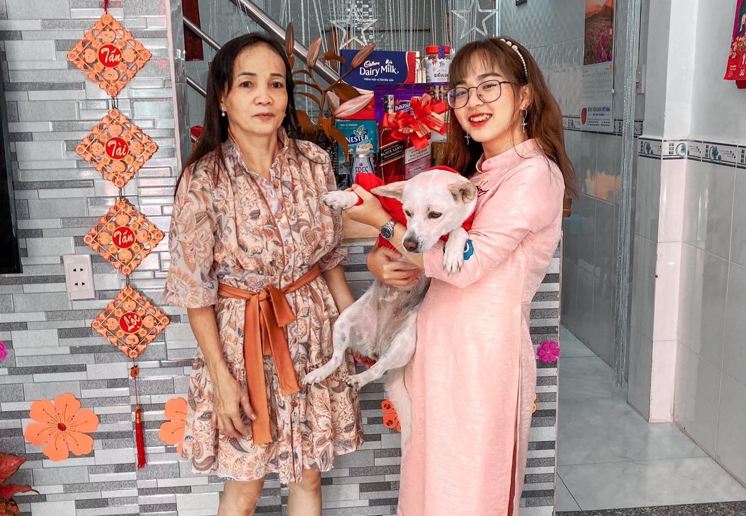 Hành trình của cô gái giúp mẹ F0 vượt cửa tử ảnh 1 Hanh trinh cua co gai giup me F0 vuot cua tu anh 1