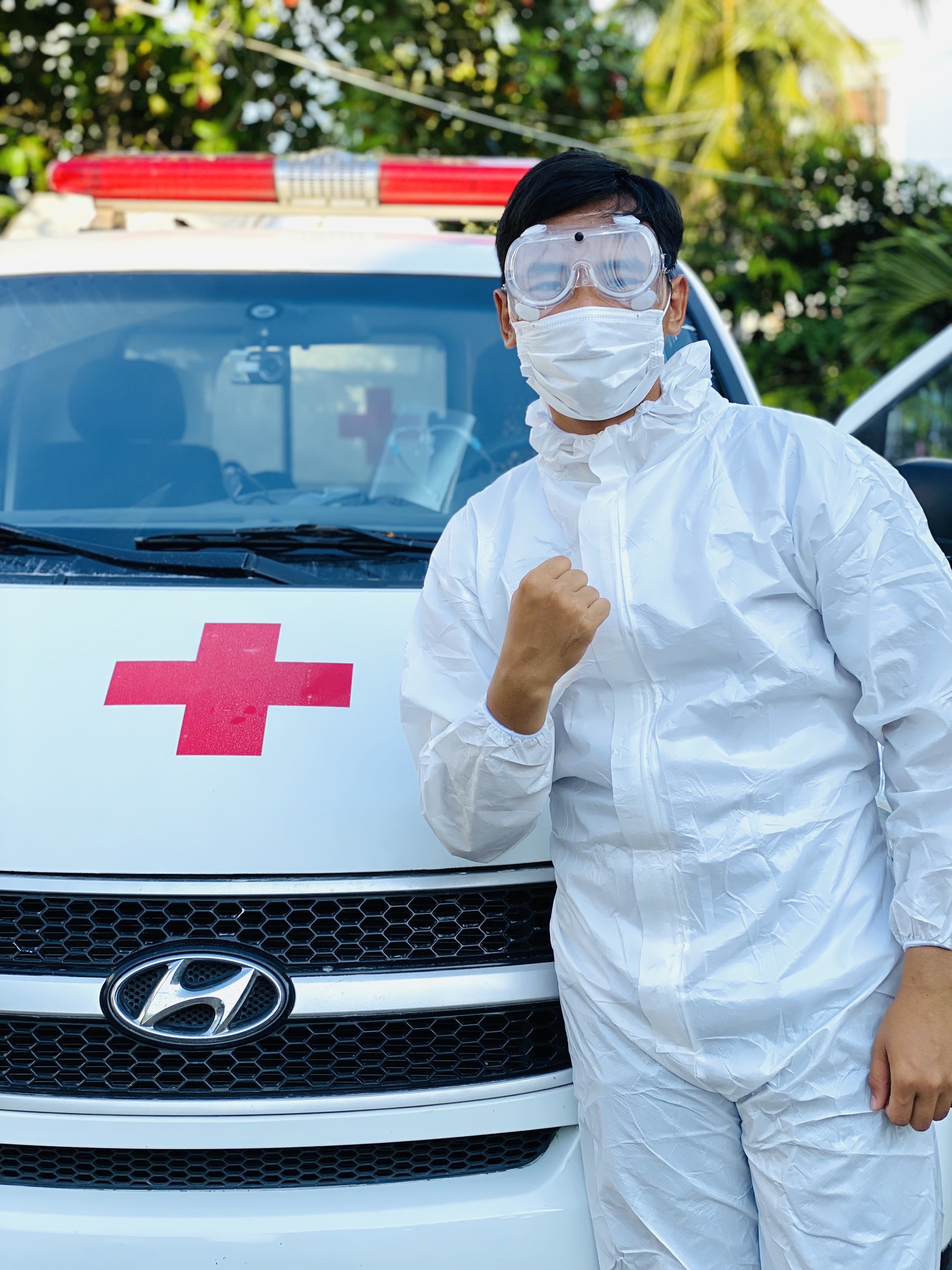 Chàng trai xin vào đội xe cấp cứu chở F0,  F1 đến nơi cách ly điều trị ảnh 3 Chang trai xin vao doi xe cap cuu cho F0,  F1 den noi cach ly dieu tri anh 3