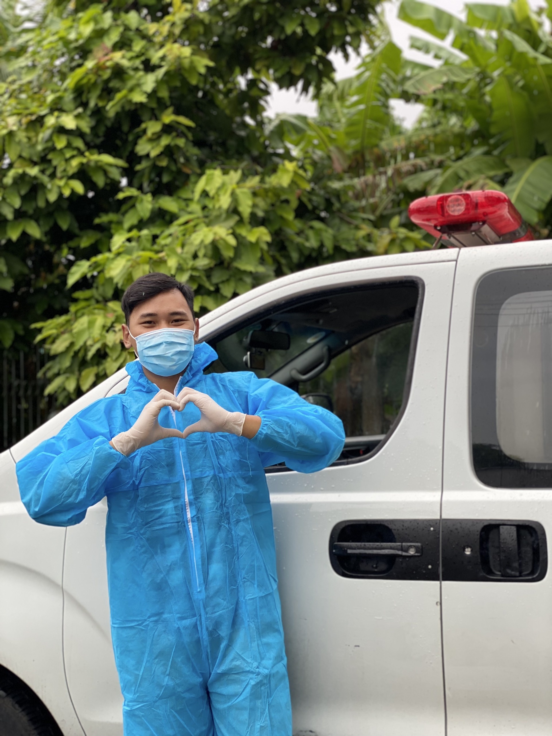 Chàng trai xin vào đội xe cấp cứu chở F0,  F1 đến nơi cách ly điều trị ảnh 2 Chang trai xin vao doi xe cap cuu cho F0,  F1 den noi cach ly dieu tri anh 2