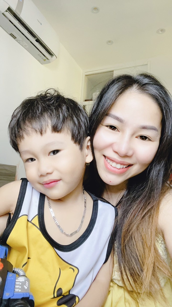 F0 khỏi bệnh ở TP.HCM mang sữa 0 đồng đến cho trẻ nhỏ ảnh 2 F0 khoi benh o TP.HCM mang sua 0 dong den cho tre nho anh 2