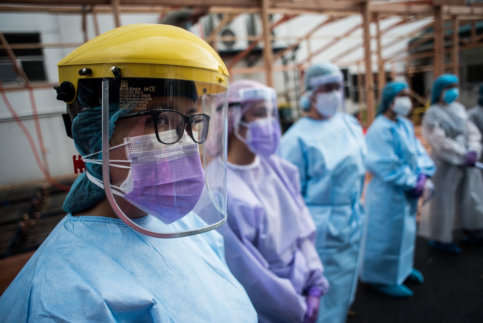 Nhan vien y te o Philippines doi bo viec vi bi no tien phuc loi anh 2