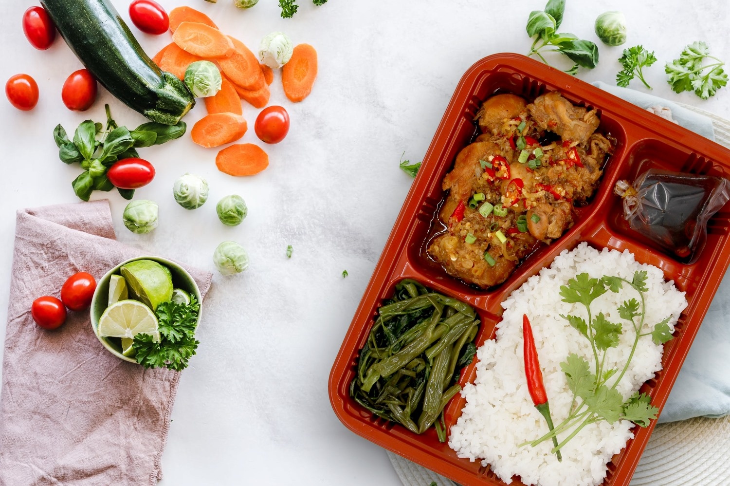 Hậu giãn cách,  dân văn phòng TP.HCM tự nấu cơm trưa mang đi làm ảnh 3 Hau gian cach,  dan van phong TP.HCM tu nau com trua mang di lam anh 3