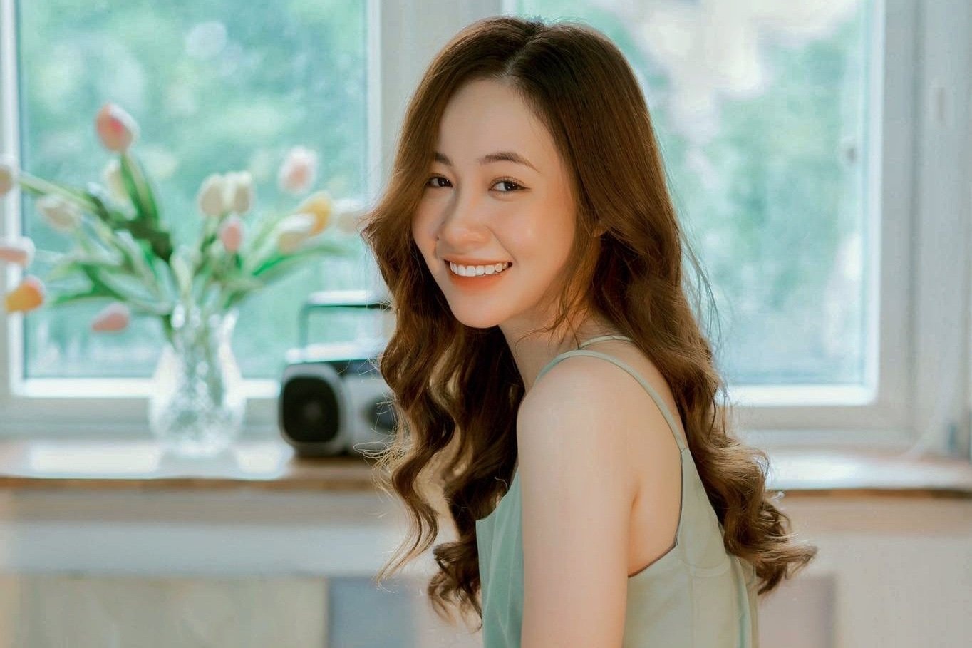 Hau gian cach, dan van phong TP.HCM tu nau com trua mang di lam hinh anh