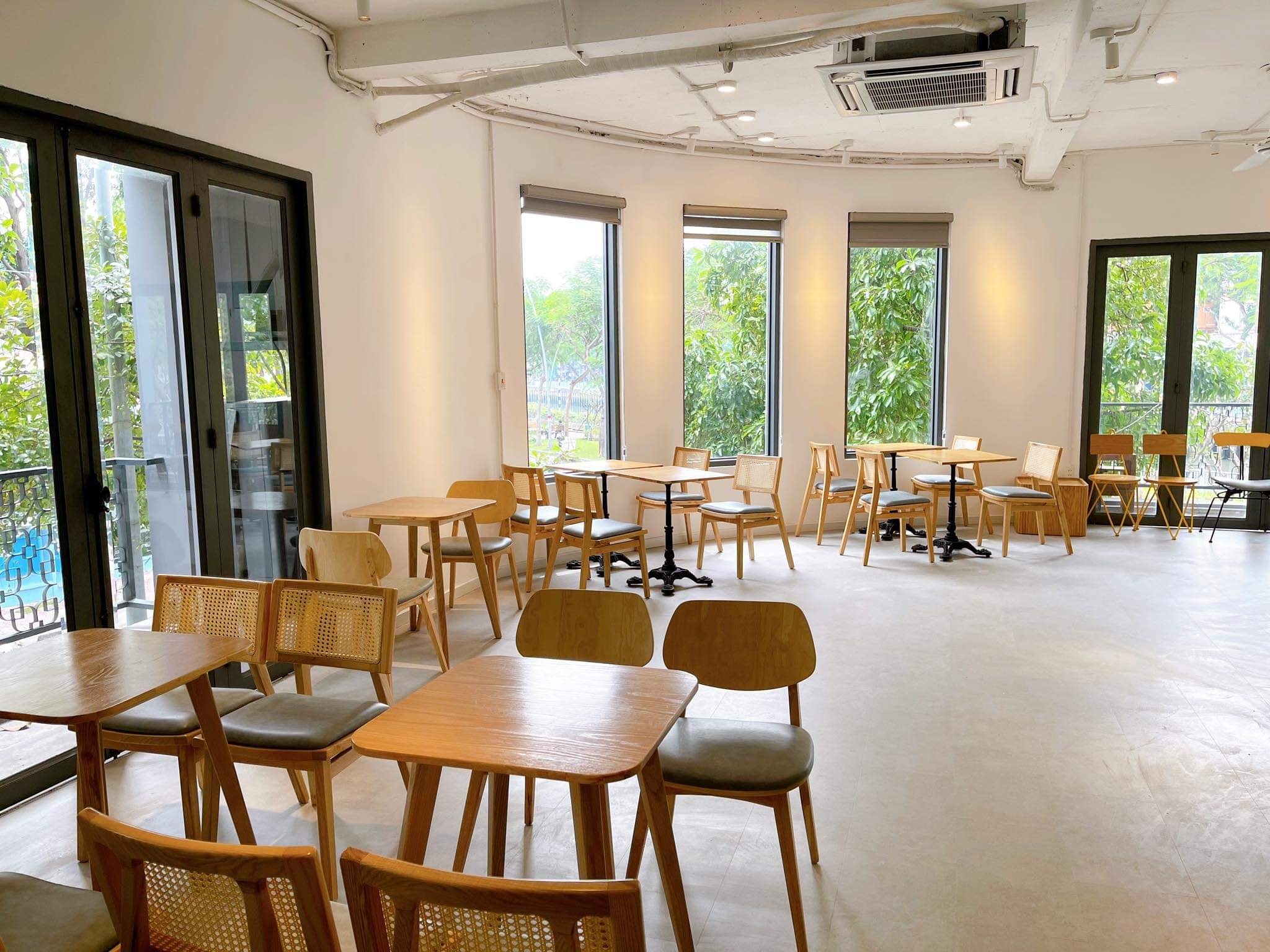 Quan ca phe o TP.HCM thap thom cho duoc don khach tai cho anh 6