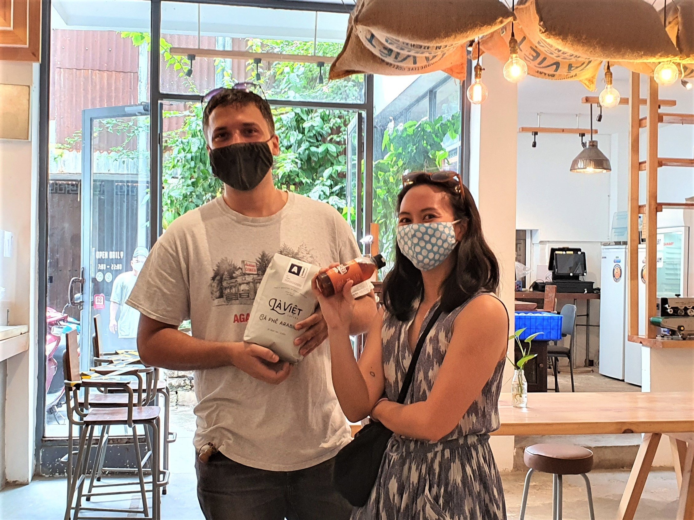 Quan ca phe o TP.HCM thap thom cho duoc don khach tai cho anh 8
