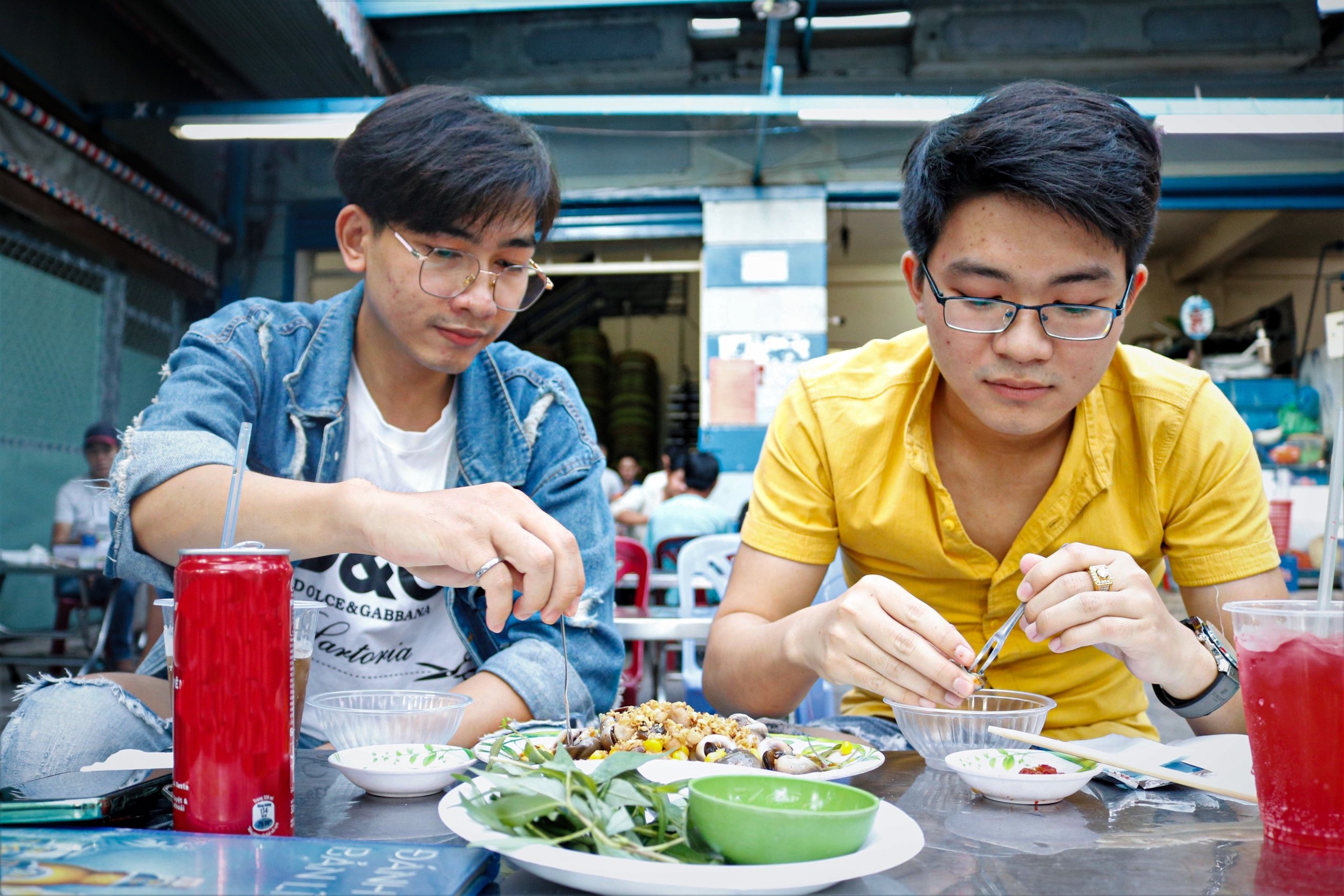 Nhieu khach quay xe o pho oc quan 4 vi quy dinh khong bia ruou anh 9