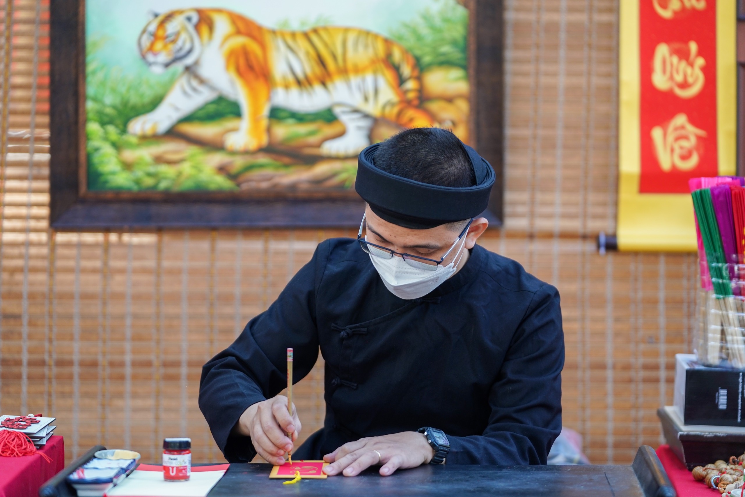 Pho ong do o TP.HCM nhon nhip trong ngay dau tien mo cua anh 6