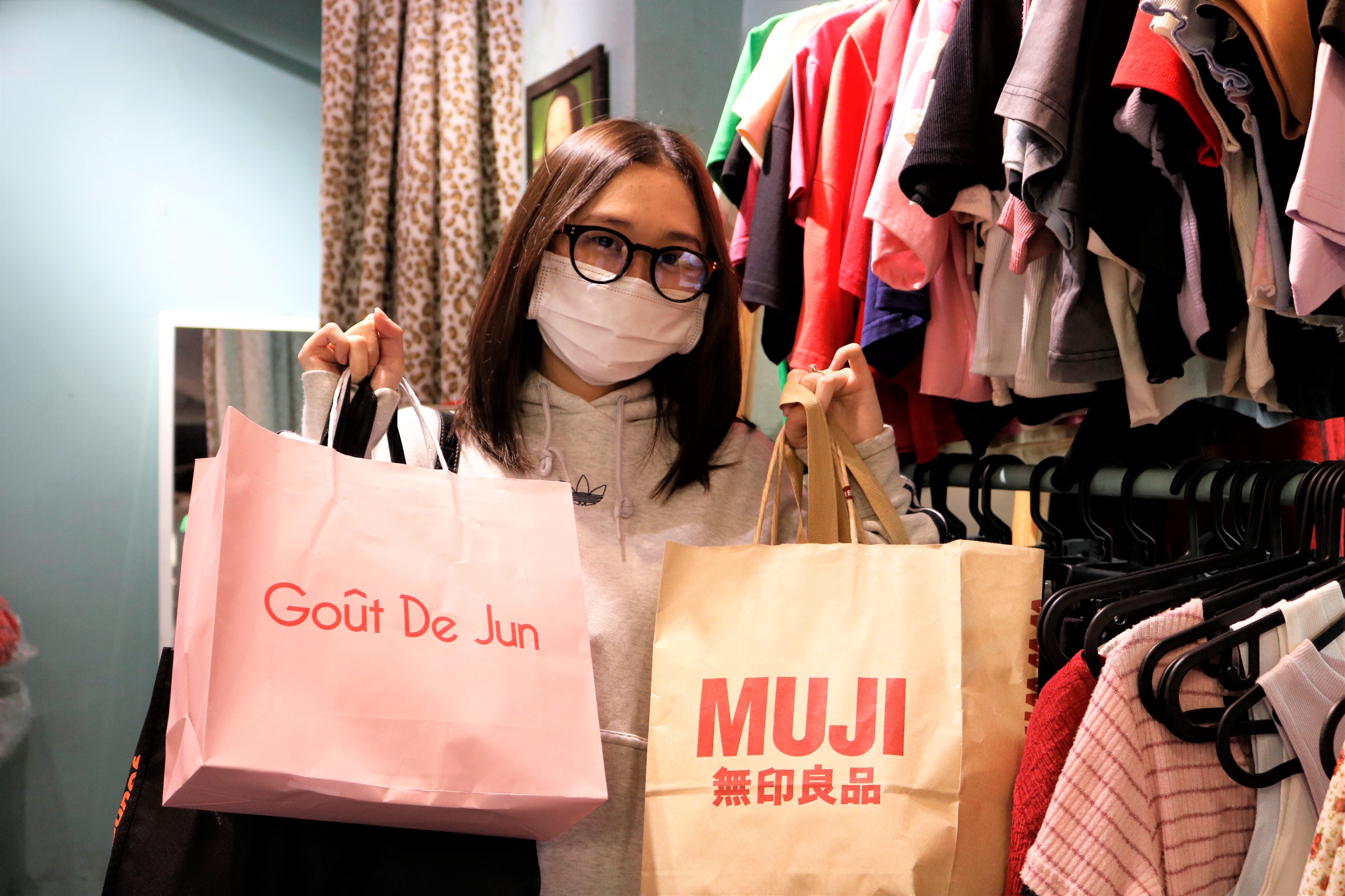 Gioi tre TP.HCM chi chuc trieu dong de sam Tet som anh 8