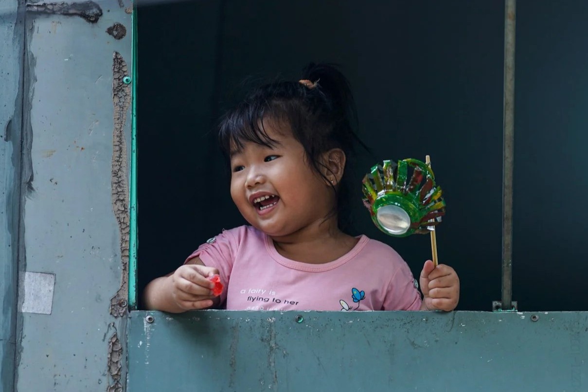Quyen gop gau bong, sach vo tang tre em kho khan dip Tet hinh anh