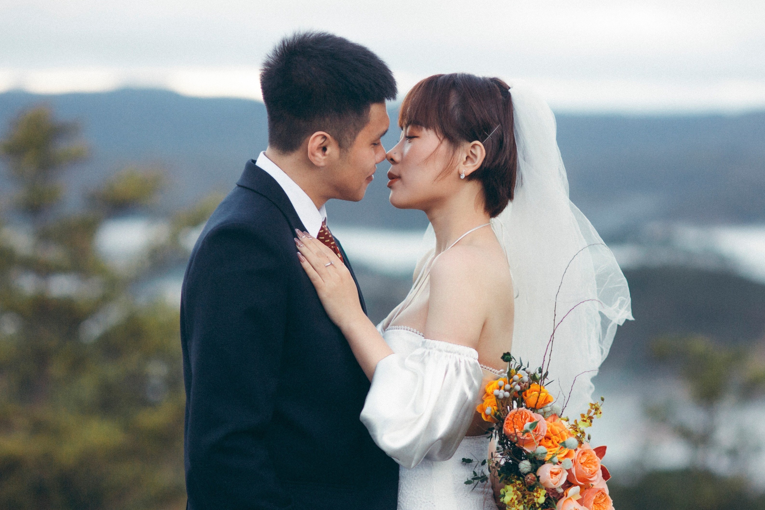 Khach moi la F0, co dau, chu re nhan tien mung online hinh anh