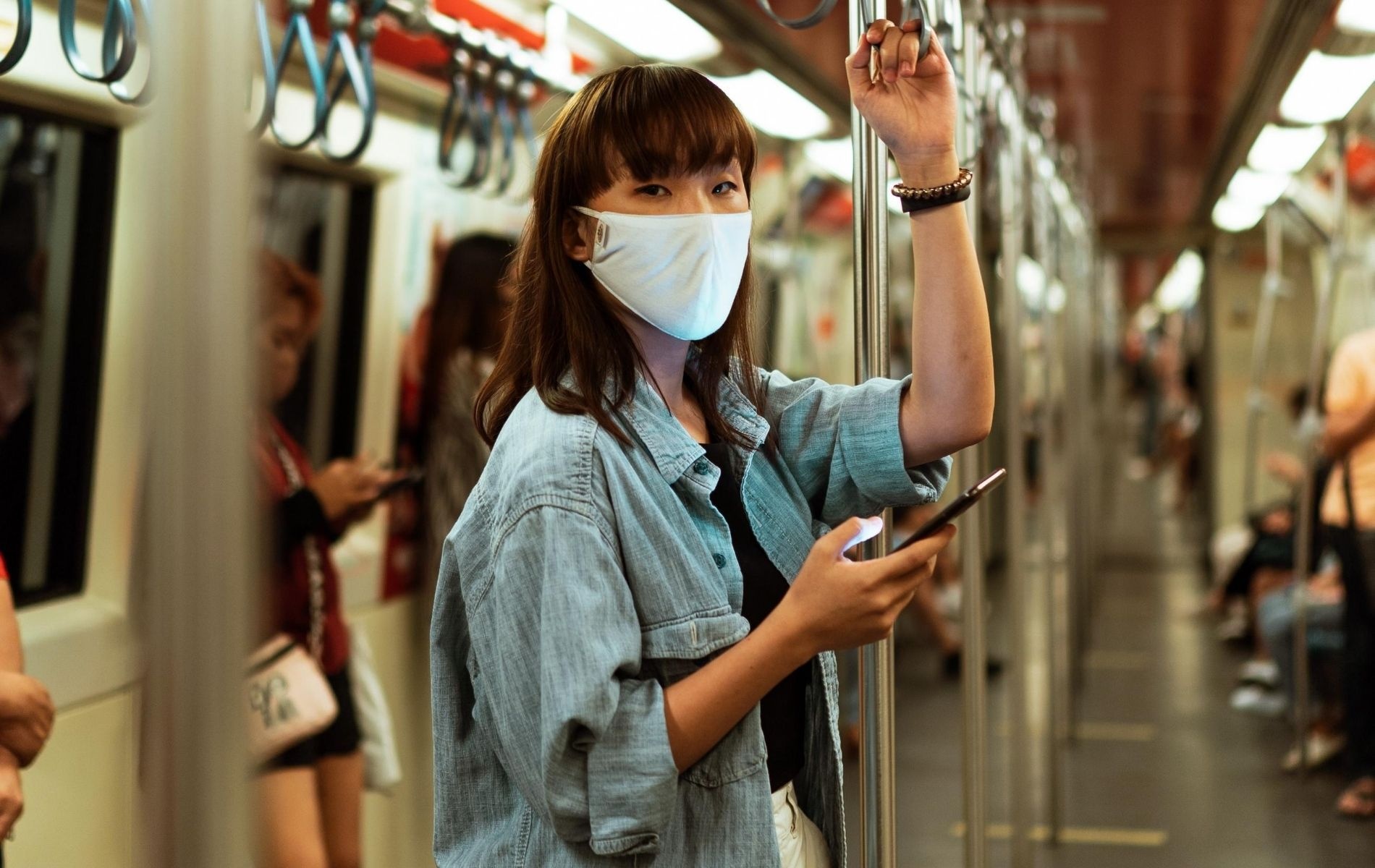 Deo khau trang o sigapore anh 3