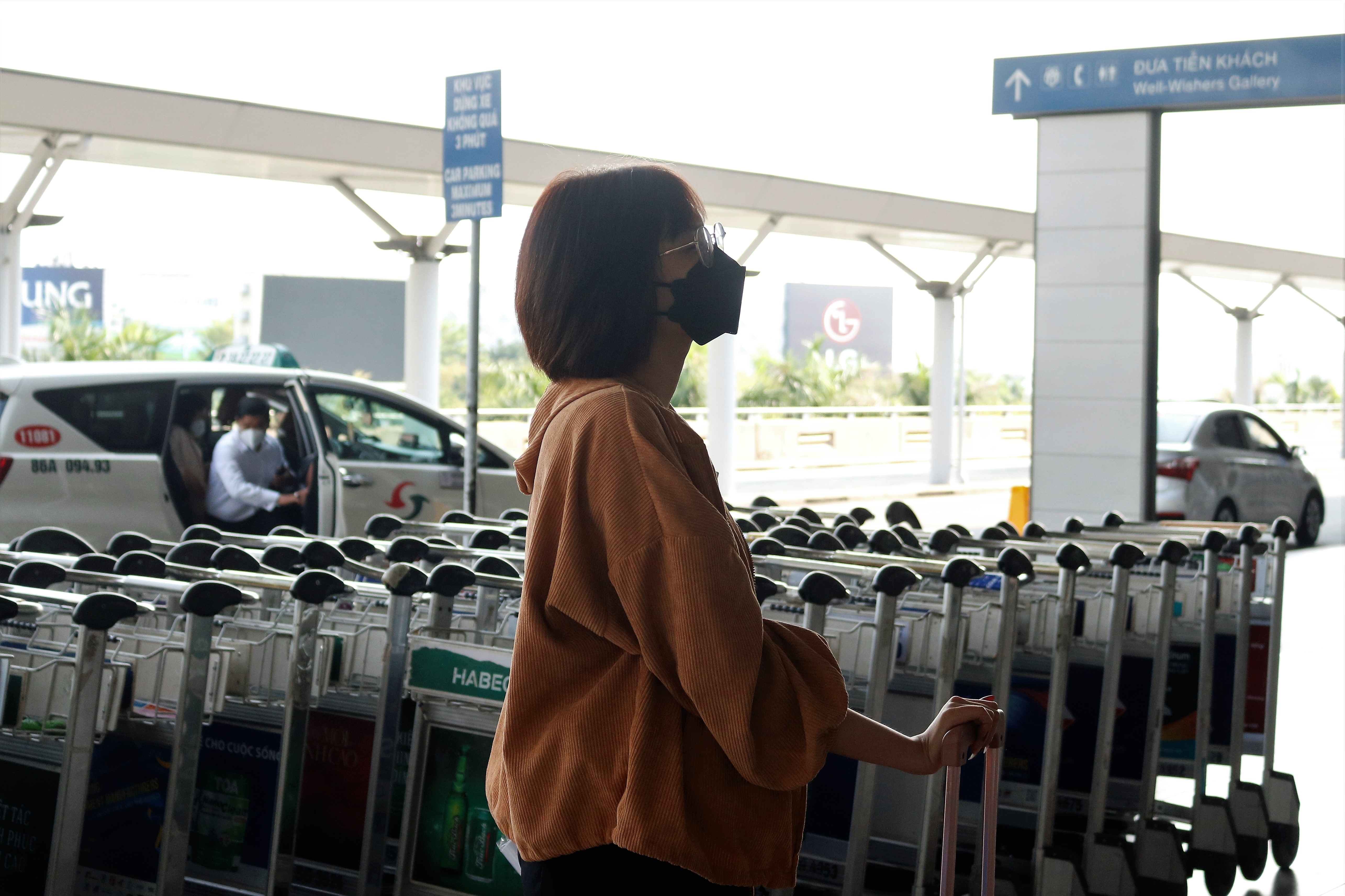 Di du lich nuoc ngoai trong dip le anh 7