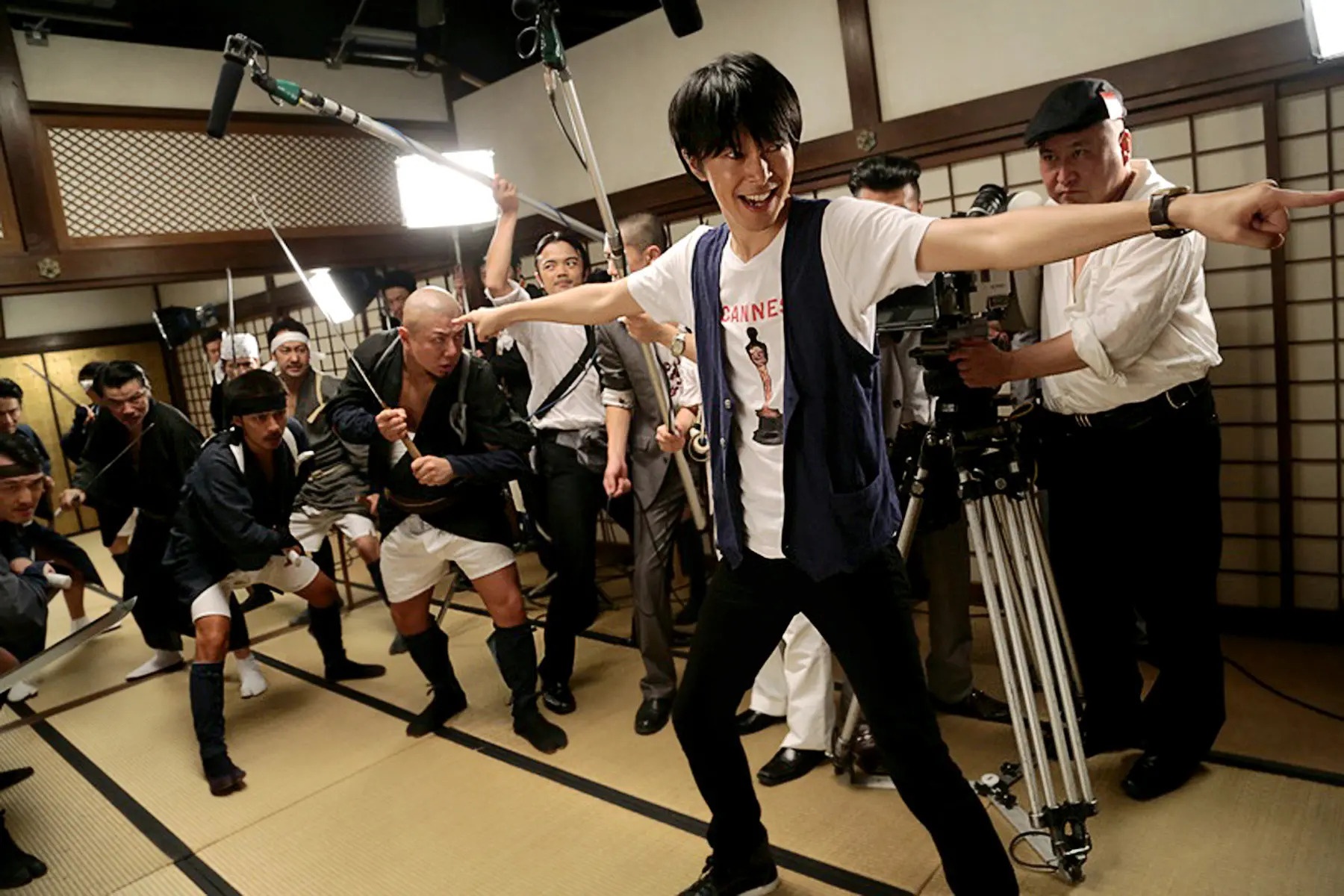 Lay bao luc lam cong cu gay cuoi o Nhat Ban anh 1