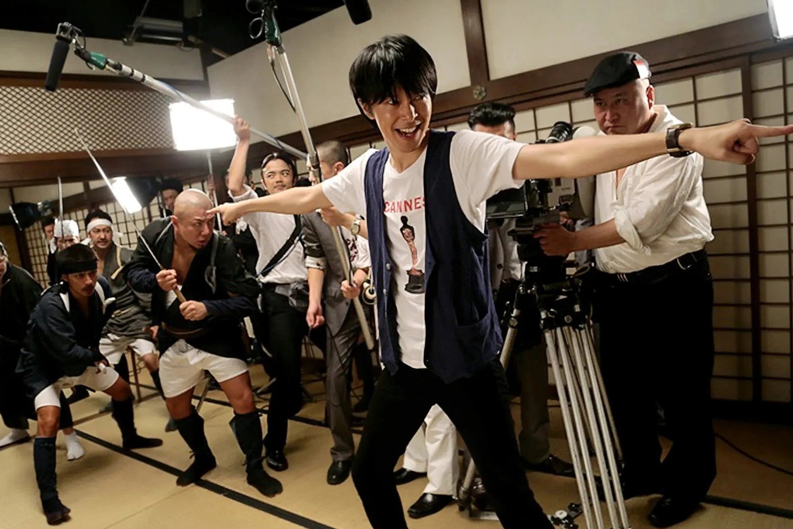 Bao luc la cong cu gay cuoi re tien o Nhat Ban hinh anh