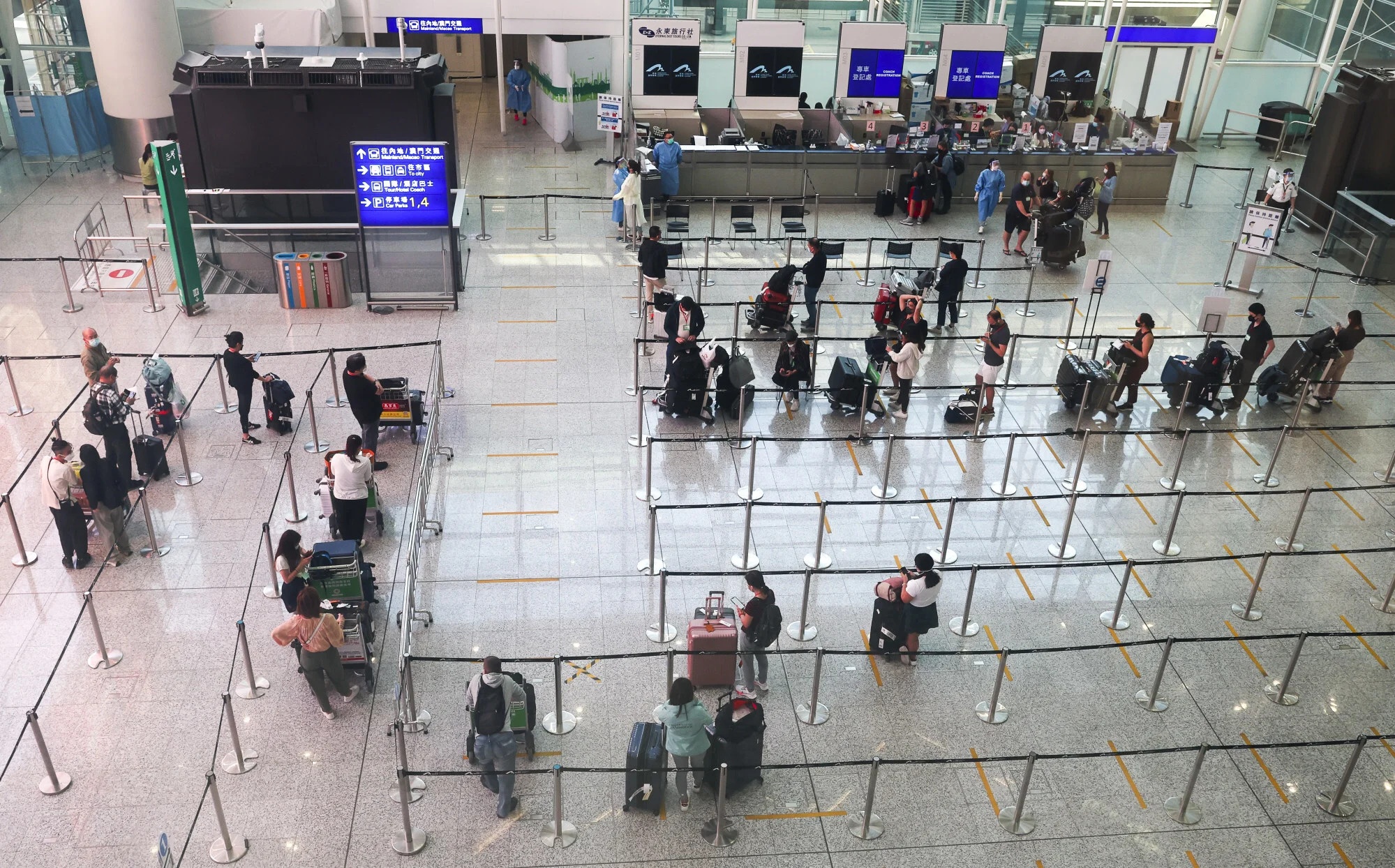 Canh cua hep cho nganh du lich Hong Kong anh 1