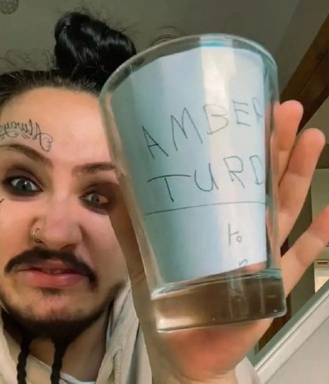 Vu kien Johnny Depp va Amber Heard anh 3