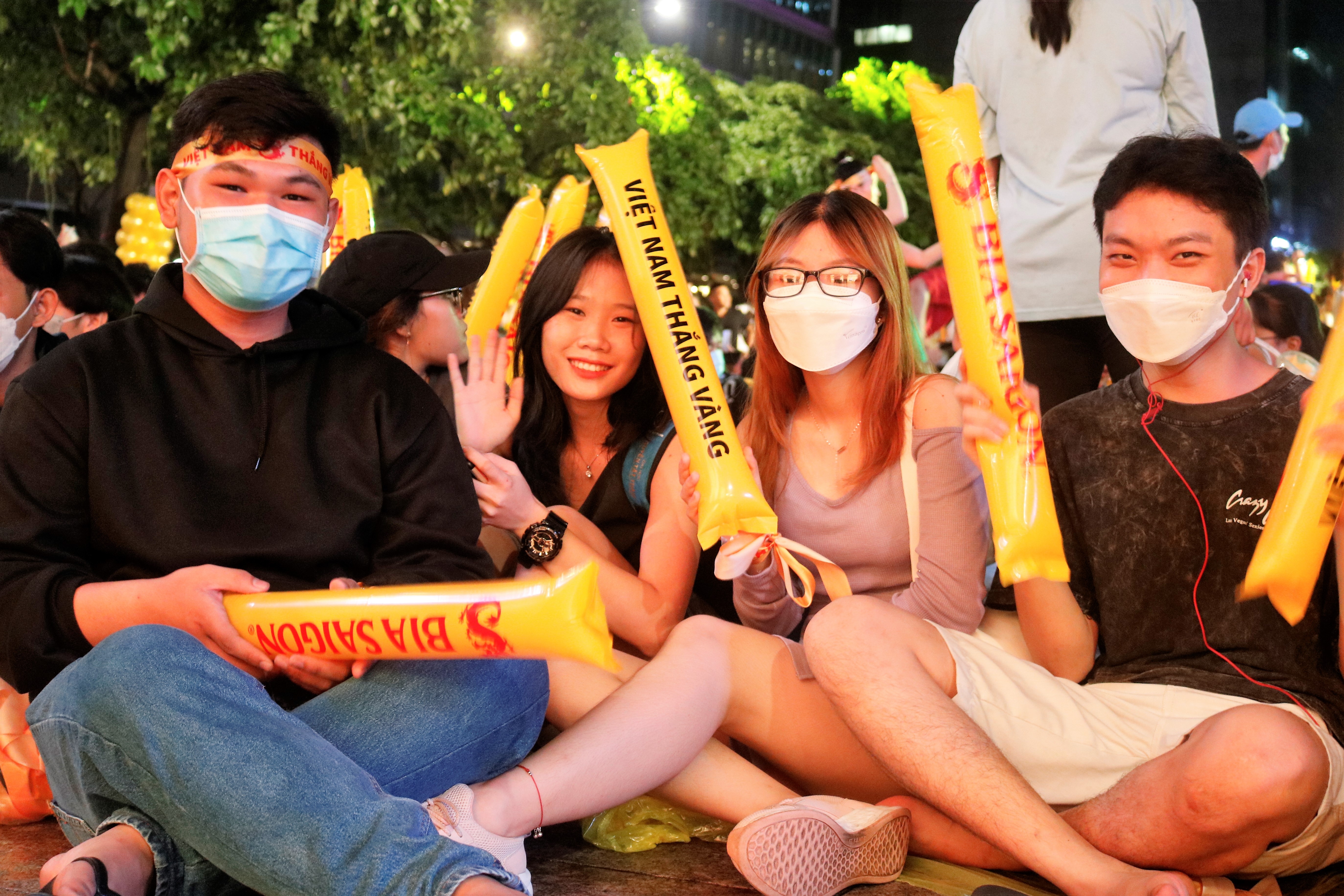 cổ vũ bóng đá ảnh 5 co vu bong da anh 5