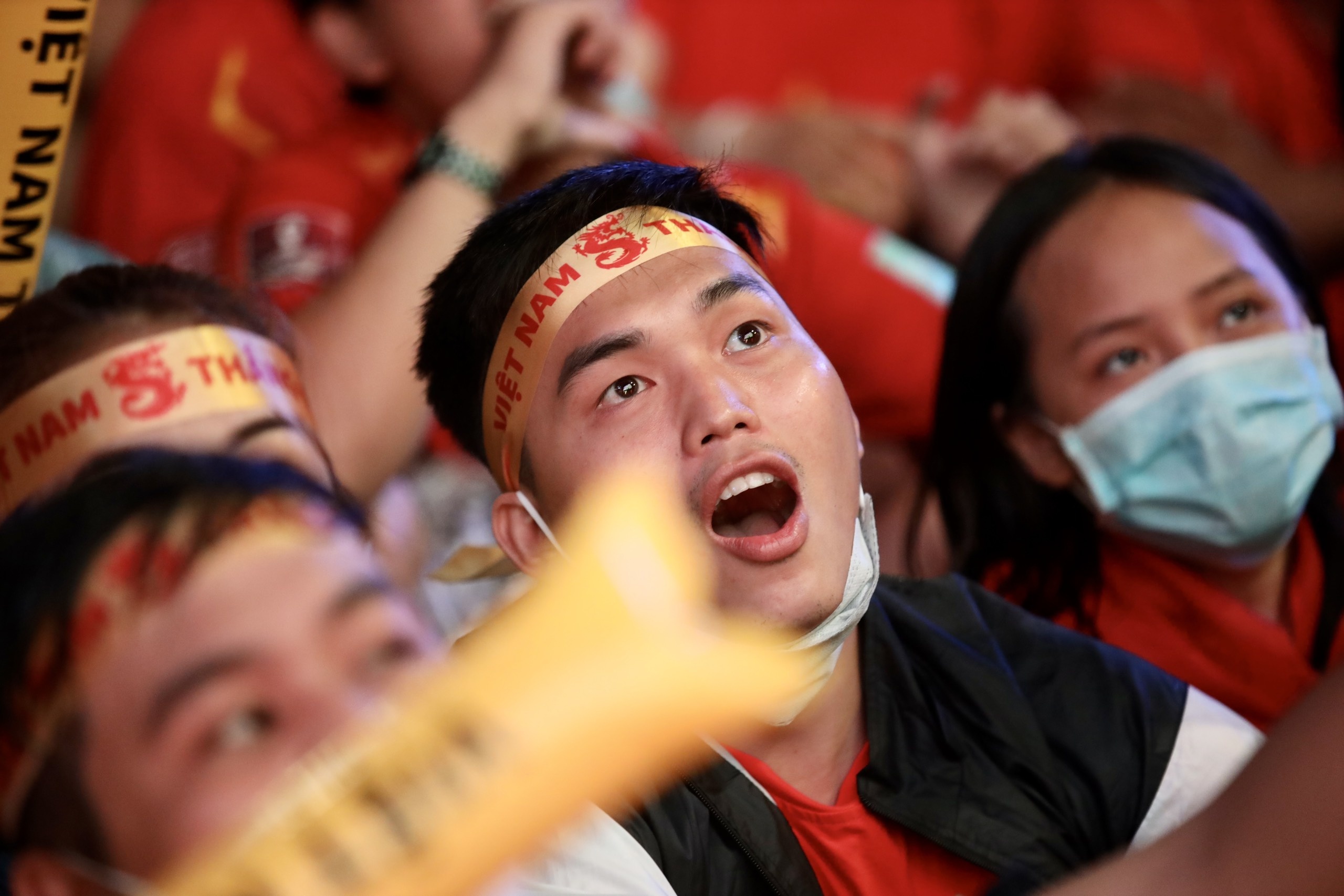 Khách Tây ở TP.HCM xem chung kết SEA Games 31 ảnh 12 Khach Tay o TP.HCM xem chung ket SEA Games 31 anh 12