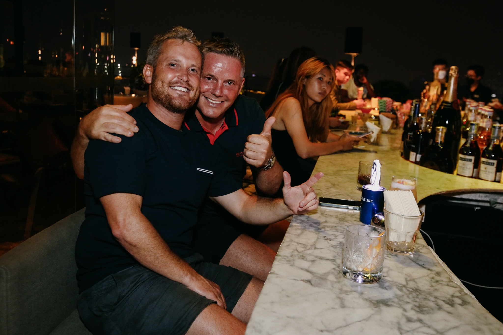 Sky bar o TP.HCM trong bao gia anh 1