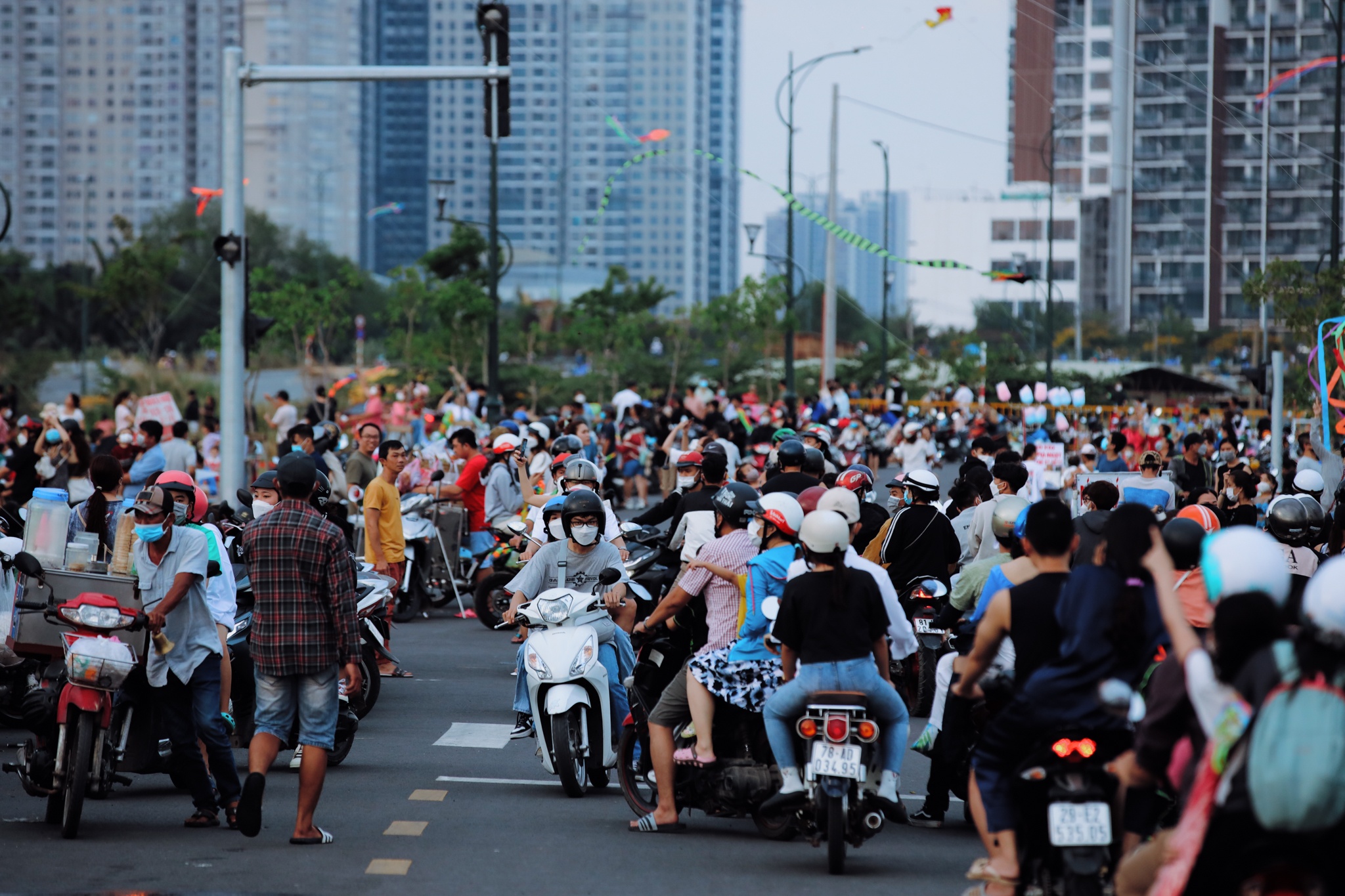 cau Thu Thiem 2 anh 1