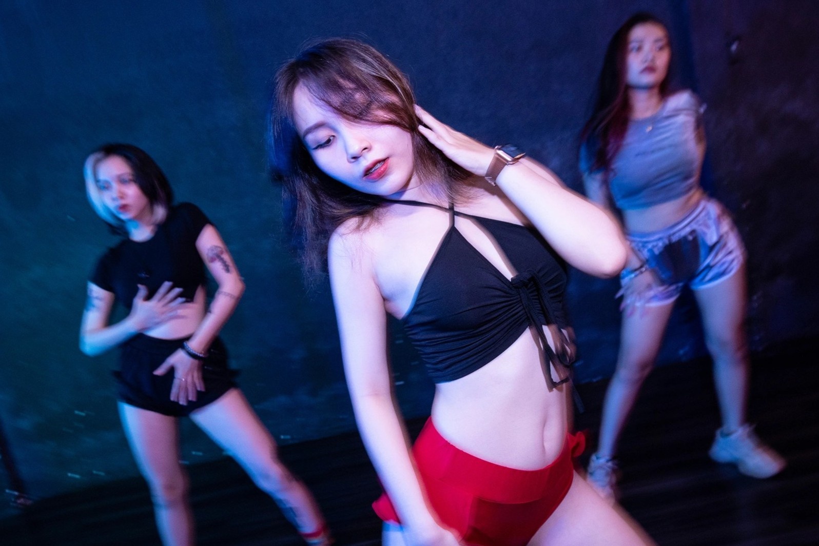 Lan dau hoc nhay sexy dance voi thay giao o TP.HCM hinh anh