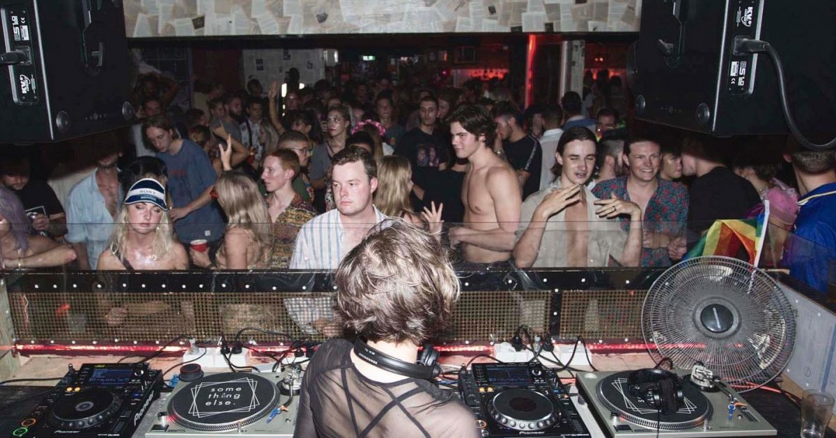 Cau lac bo dem Australia anh 1