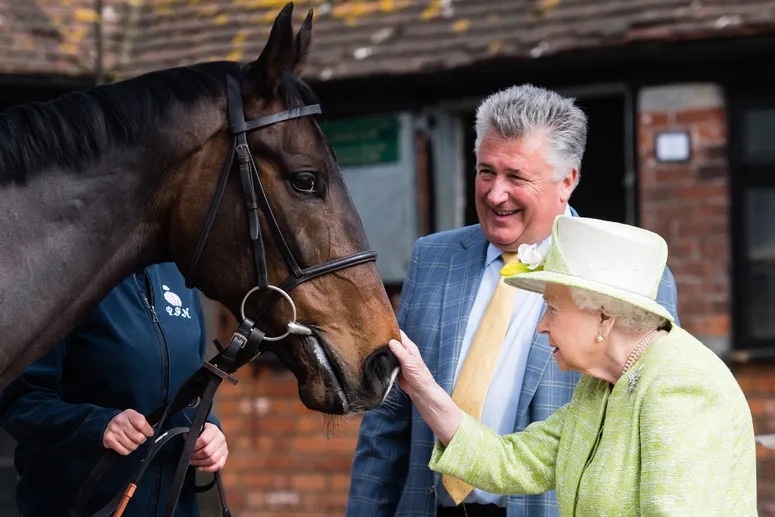 Hoang hau Camilla anh 1