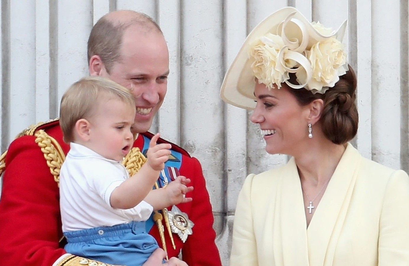 Ap luc phai hoan hao cua Cong nuong Kate khi co tuoc vi moi hinh anh