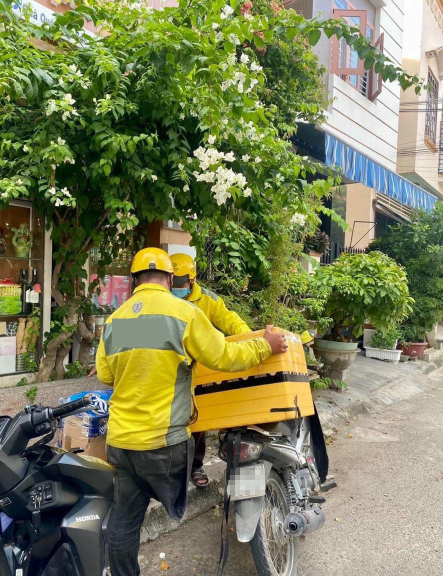 Shipper 1 chân ảnh 1 Shipper 1 chan anh 1