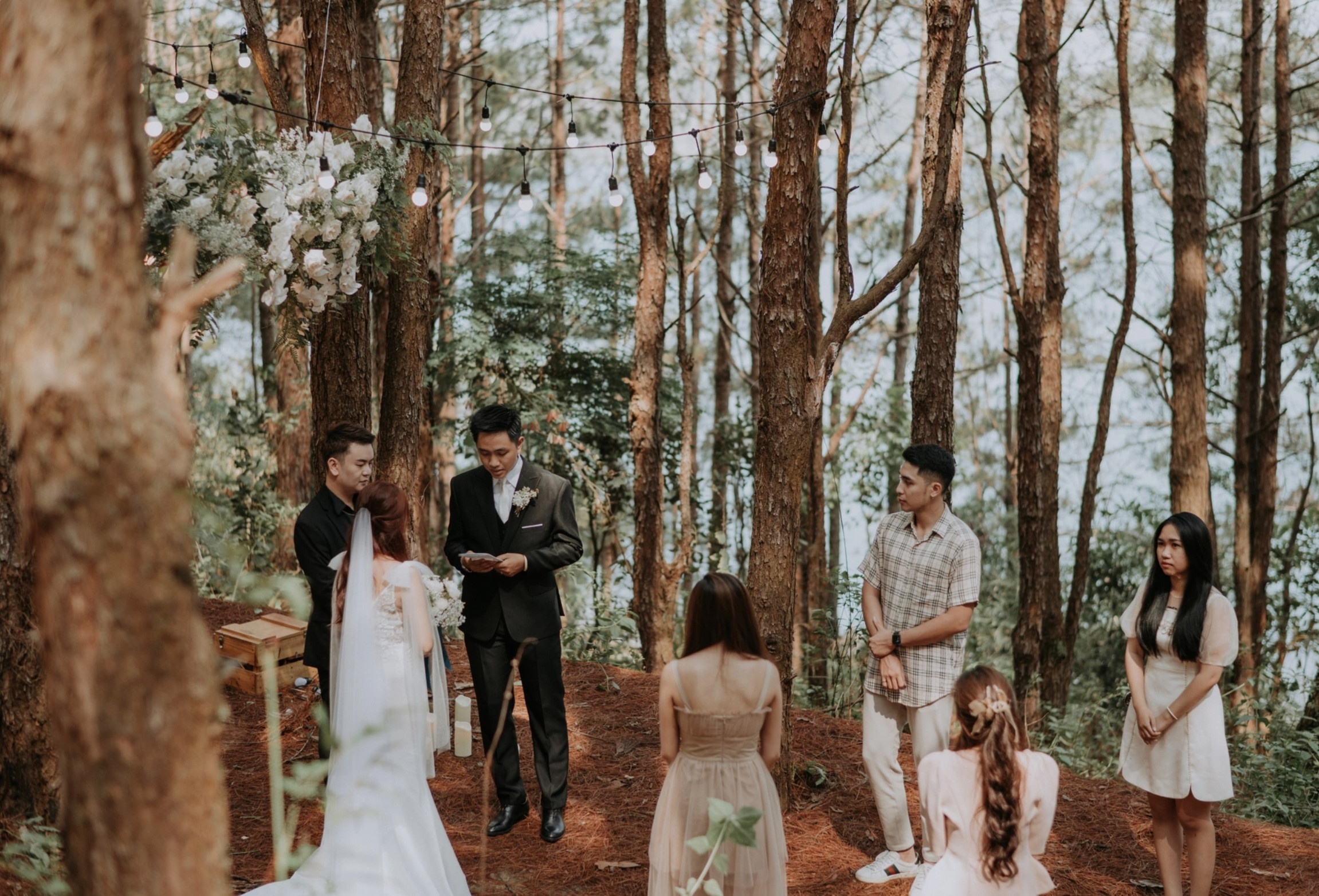 Dau tu dam cuoi anh 3