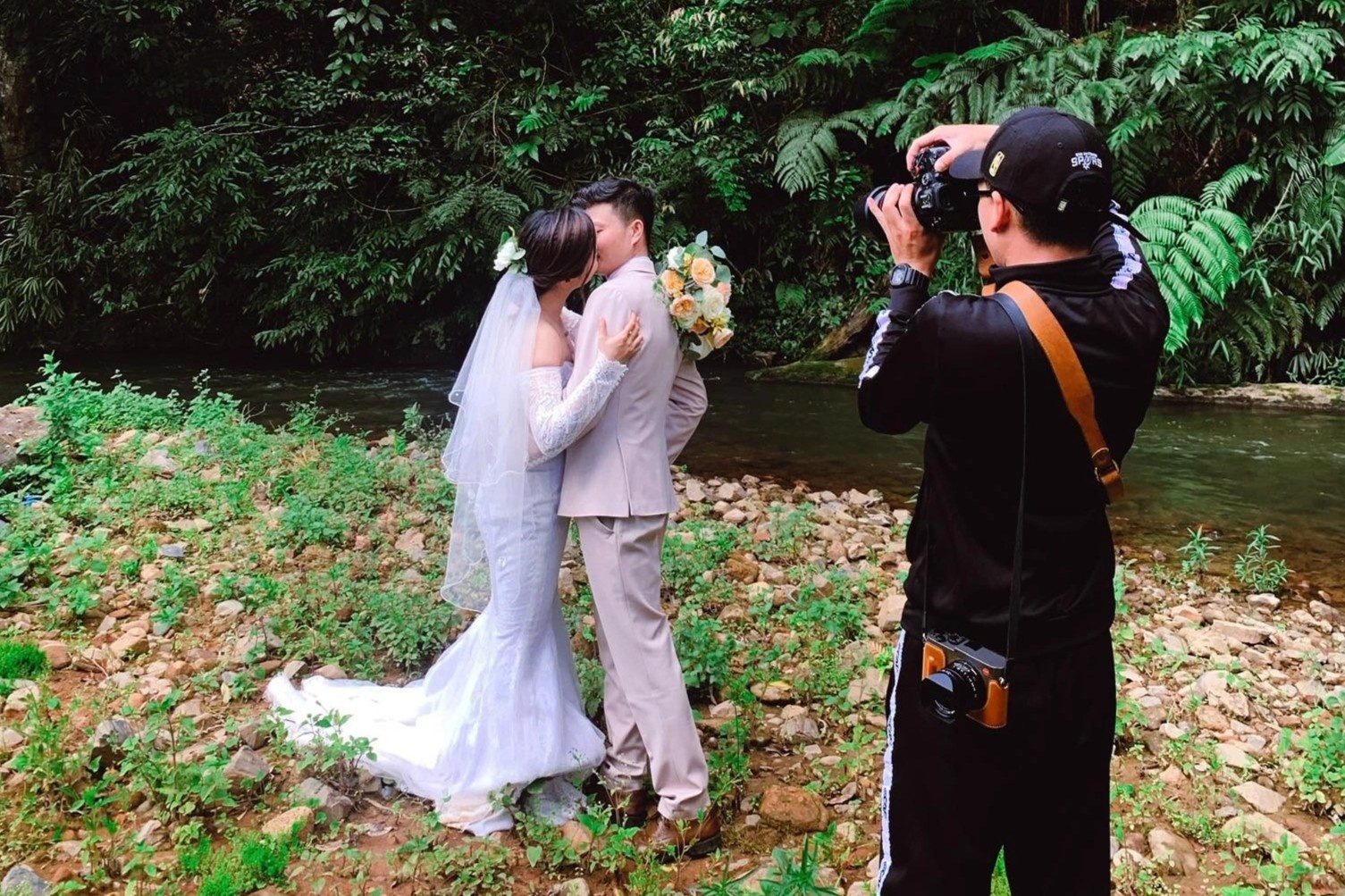 dich vu mua cuoi anh 4