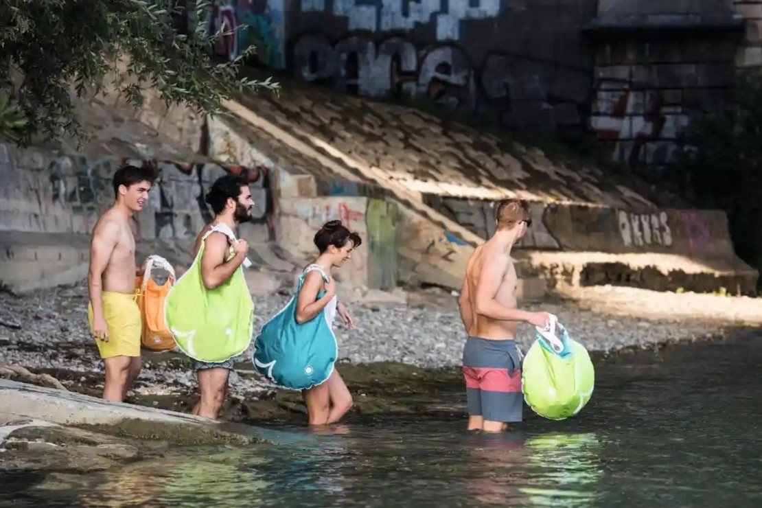 Quoc gia giau co bac nhat, noi nguoi dan thich boi ve nha sau gio lam hinh anh