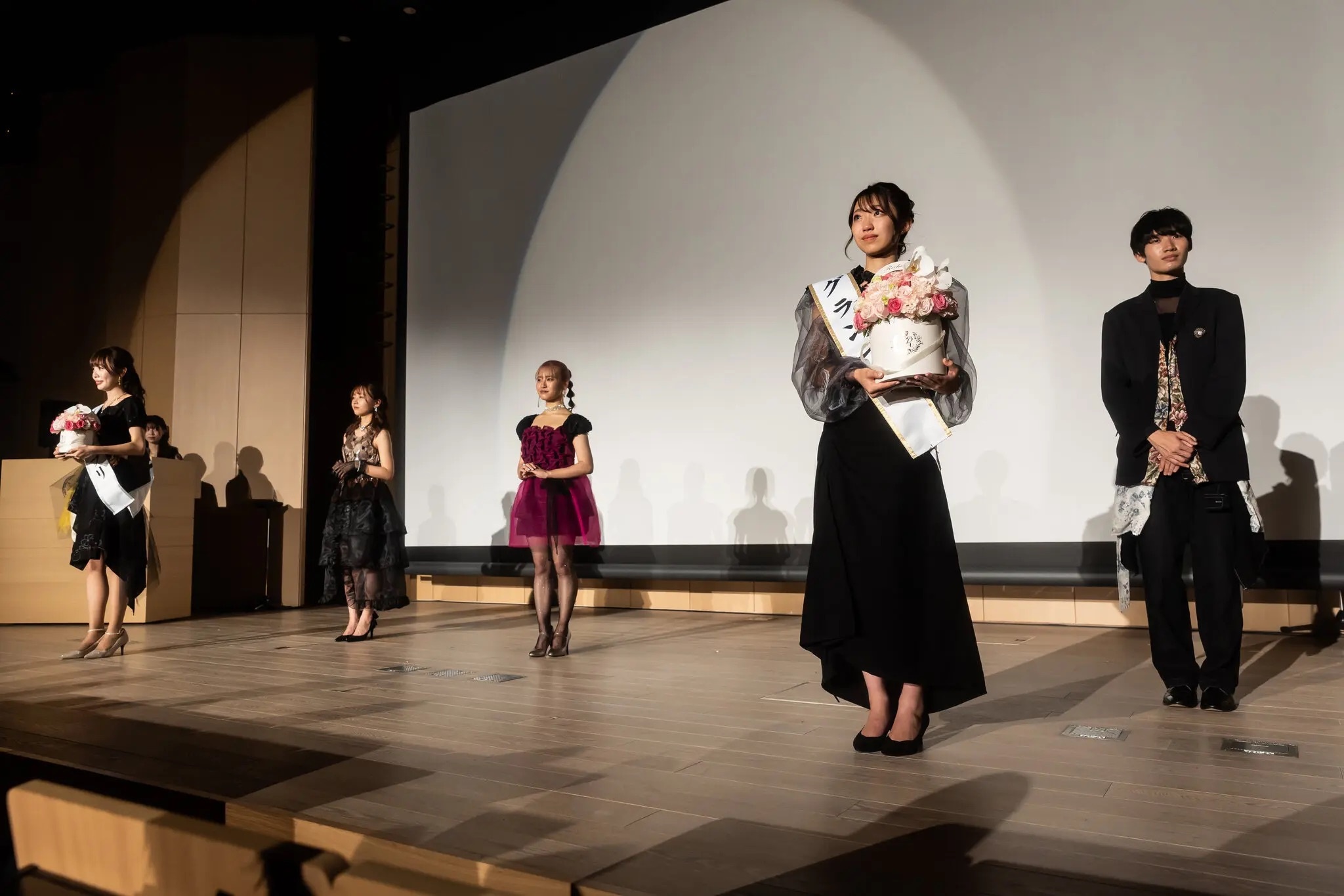 cuoc thi sac dep anh 4