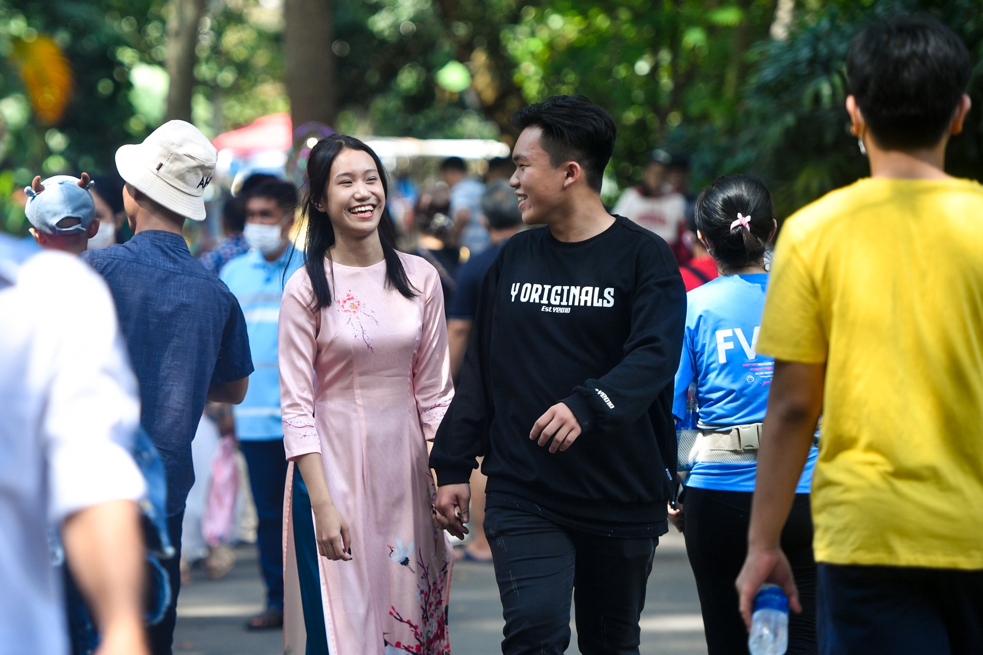Nguoi dan TP.HCM do ve Thao Cam Vien du xuan hinh anh