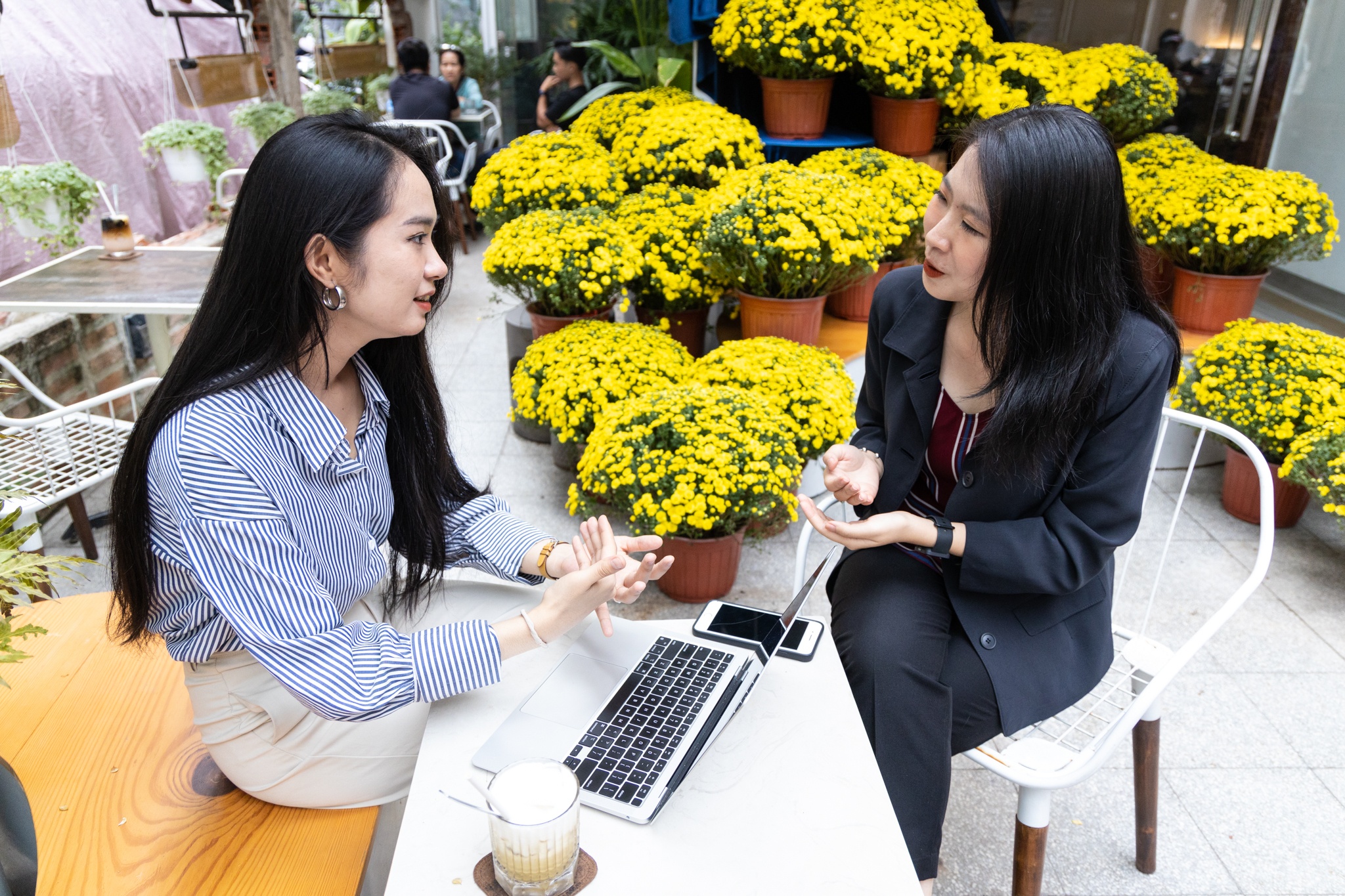 Canh trai nguoc o TP.HCM, Ha Noi trong ngay dau lam viec sau Tet hinh anh