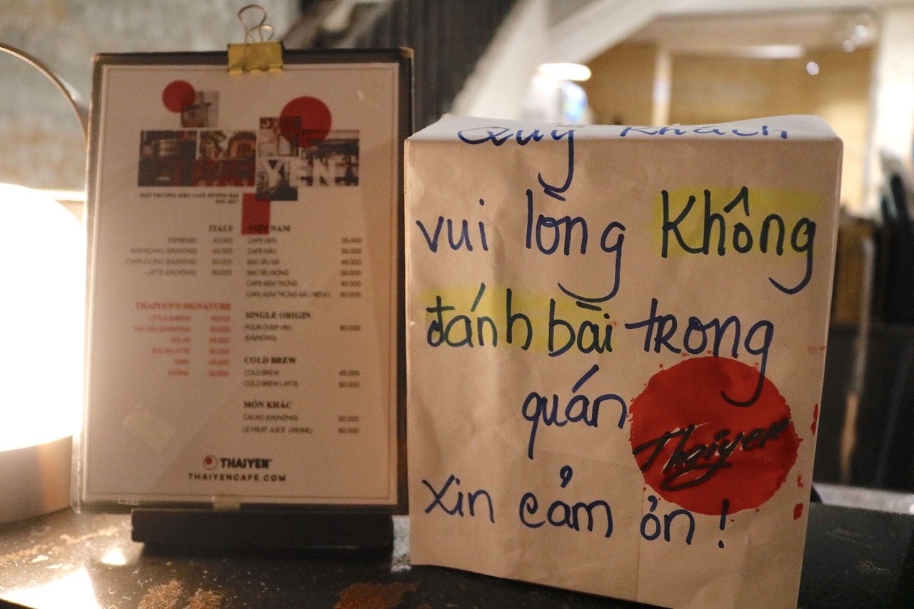 quan ca phe danh bai anh 5