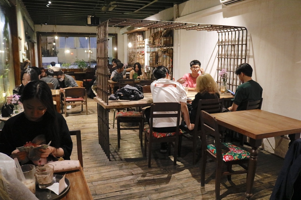 quan ca phe danh bai anh 8