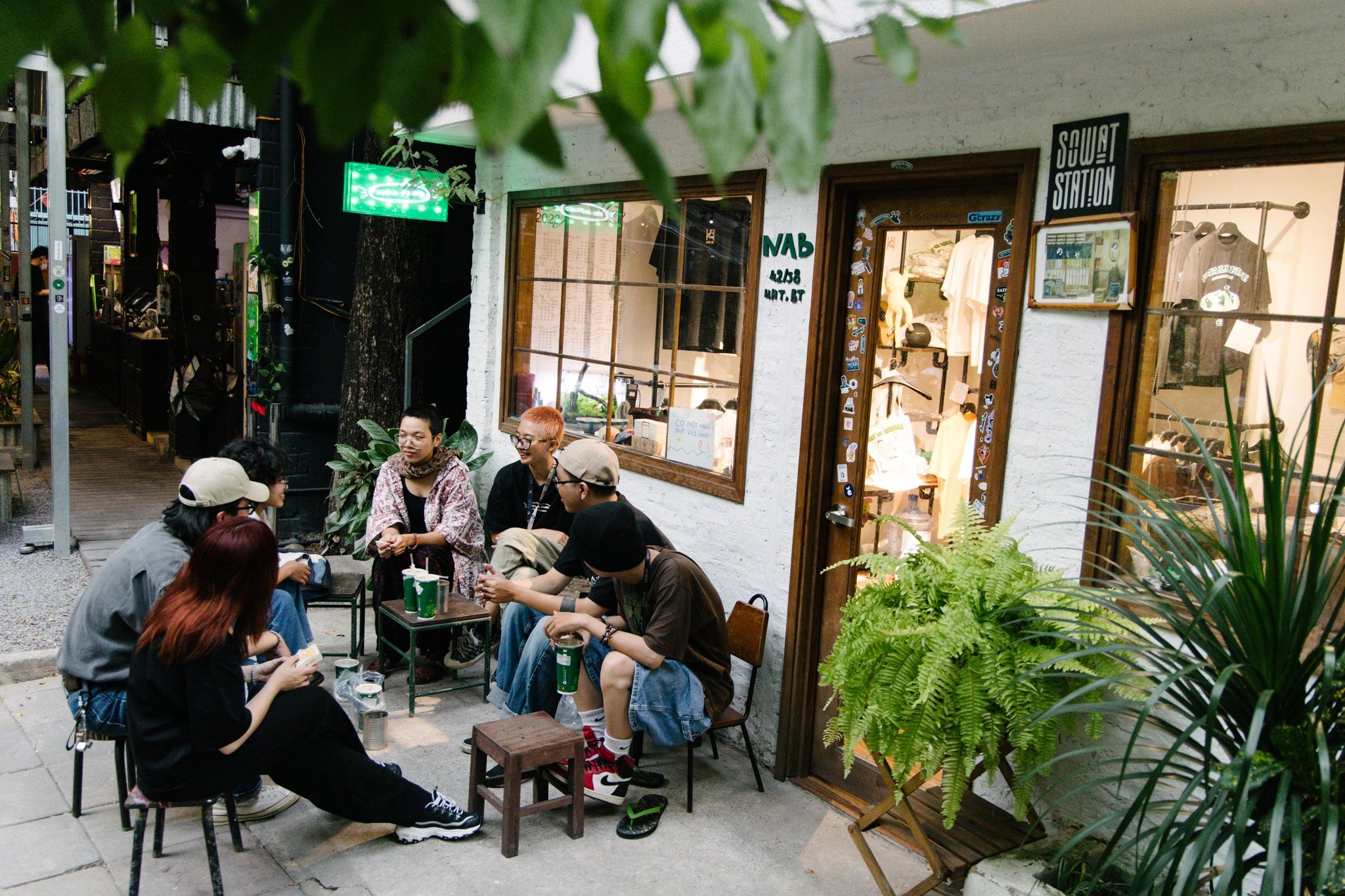 Quan ca phe trong cac to hop o TP.HCM dang kiem tien ra sao hinh anh