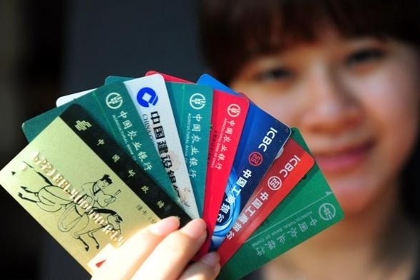 Nu 'sieu lua' o Trung Quoc bi bat vi chong bao canh sat hinh anh