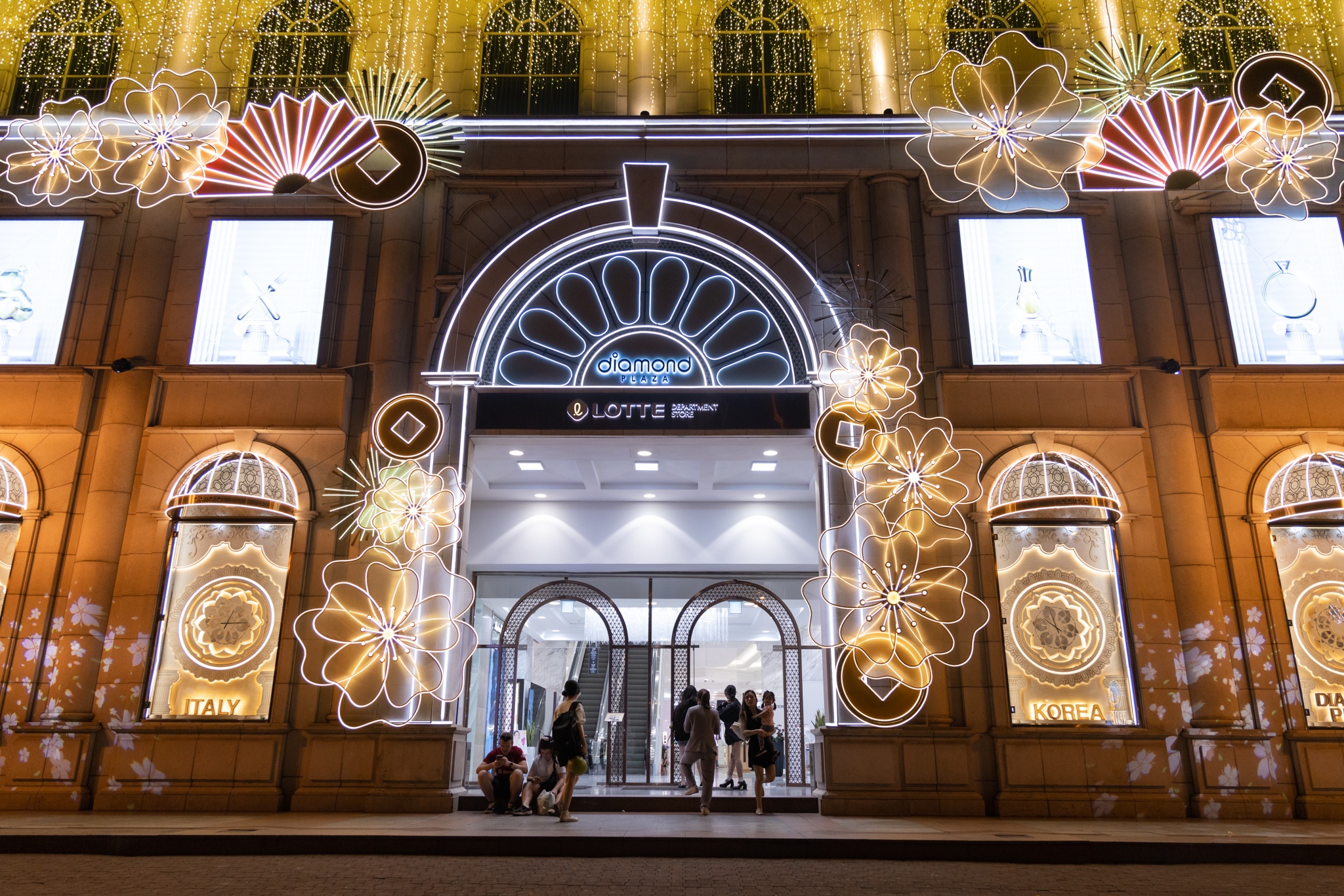 Trung tam thuong mai anh 4