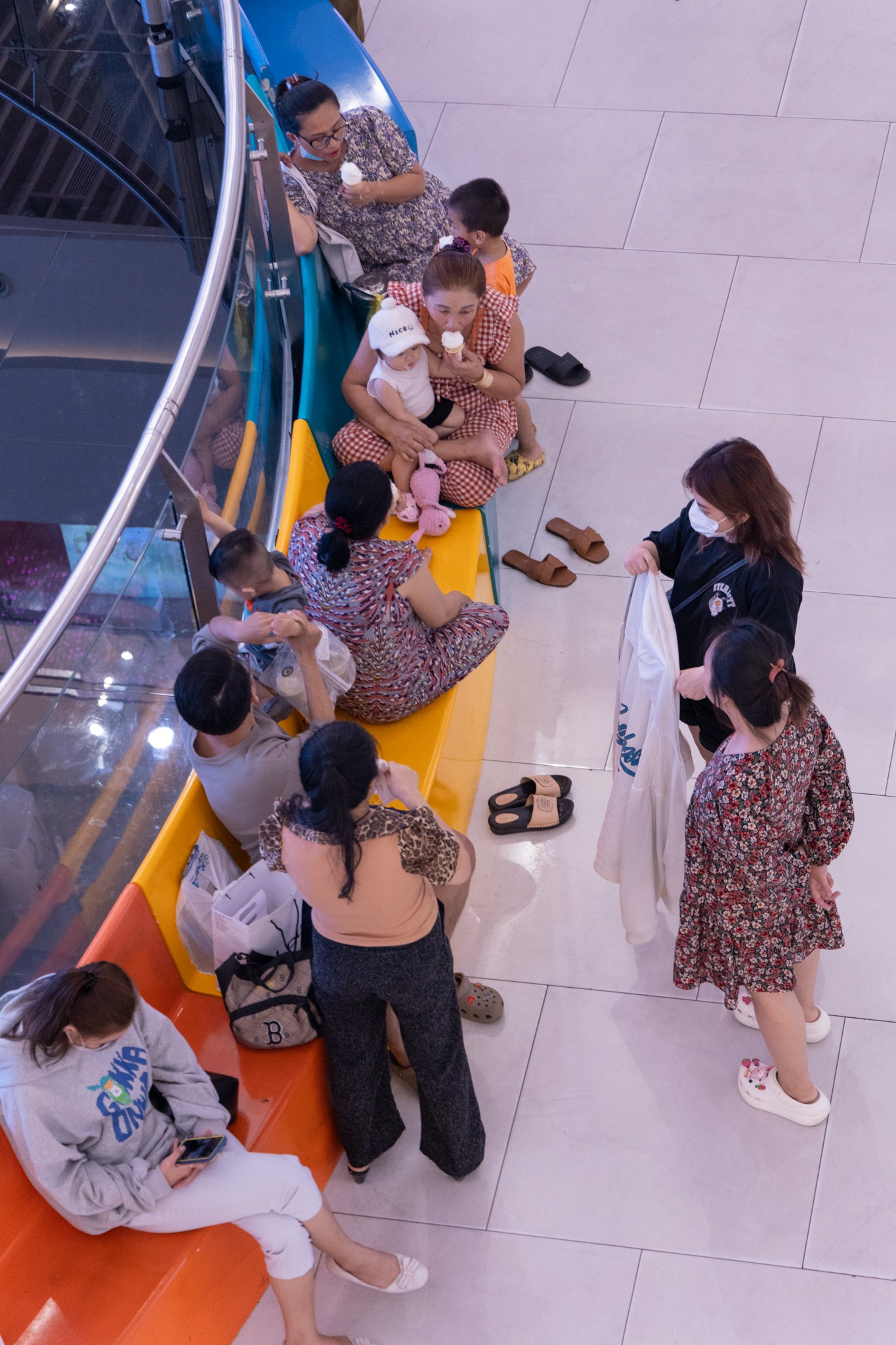 Trung tam thuong mai anh 8